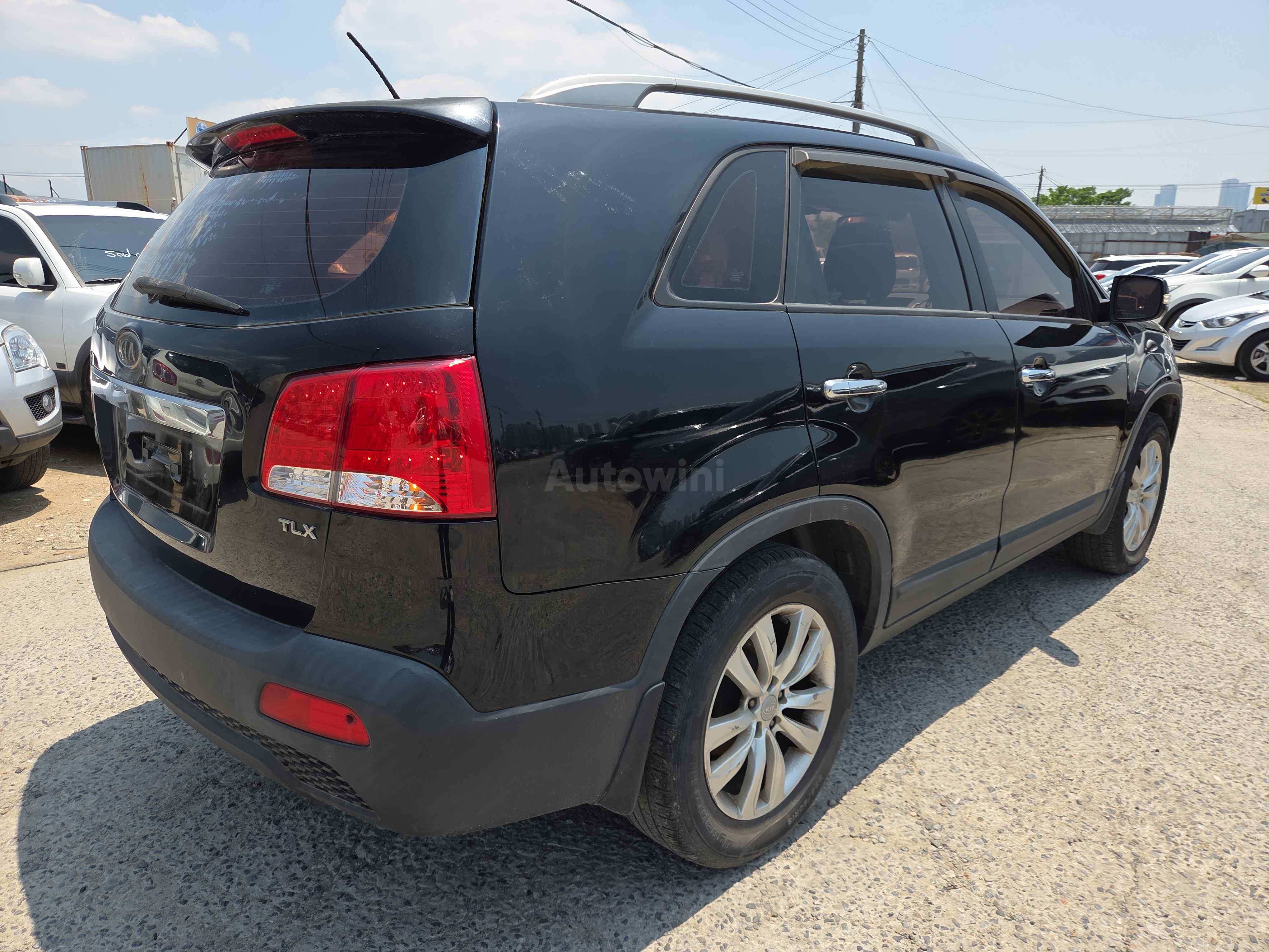 2010 KIA SORENTO VIN: KNAKU815BAA029524