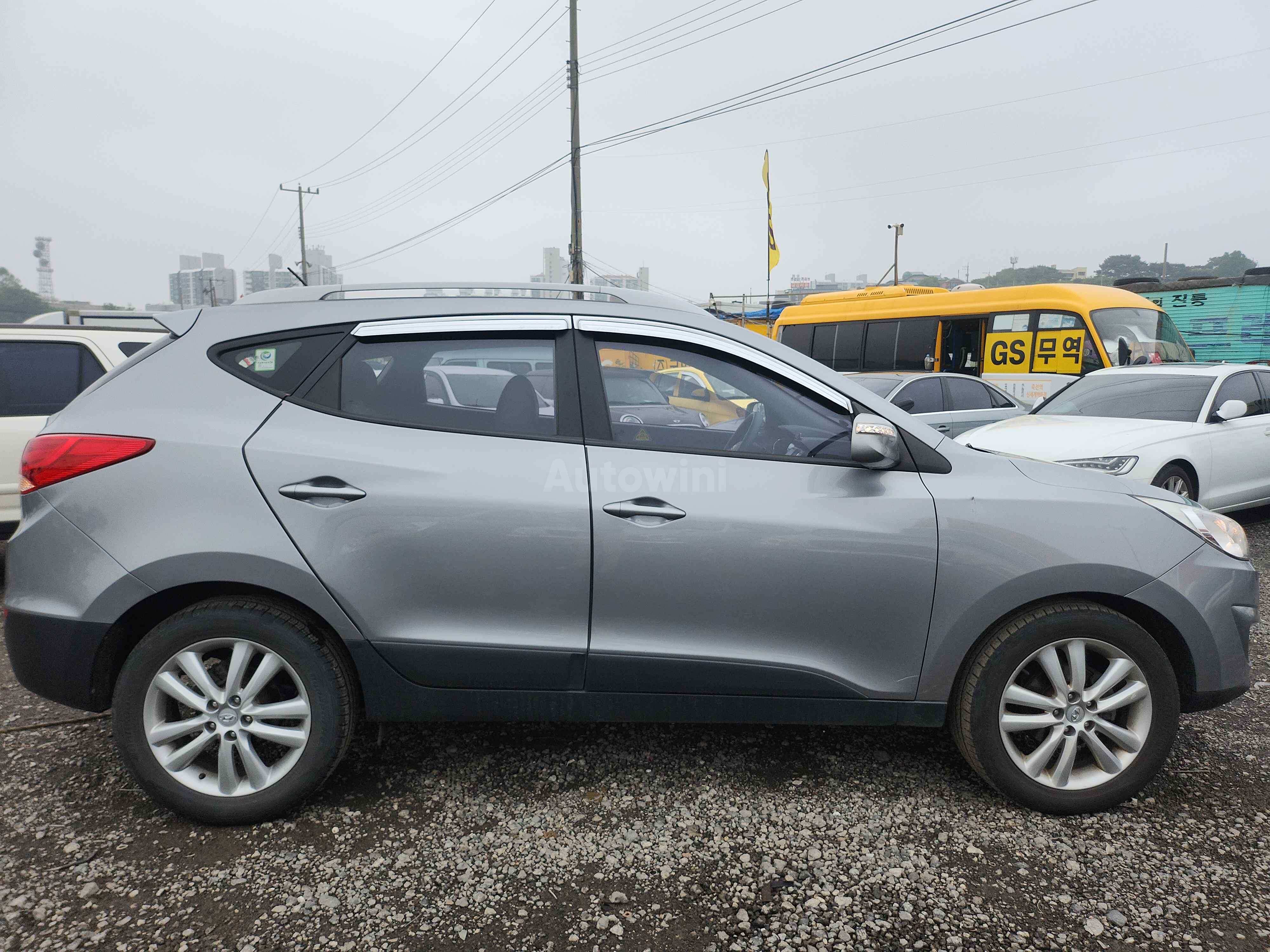 2011 HYUNDAI TUCSON VIN: KMHJU81VBBU116814