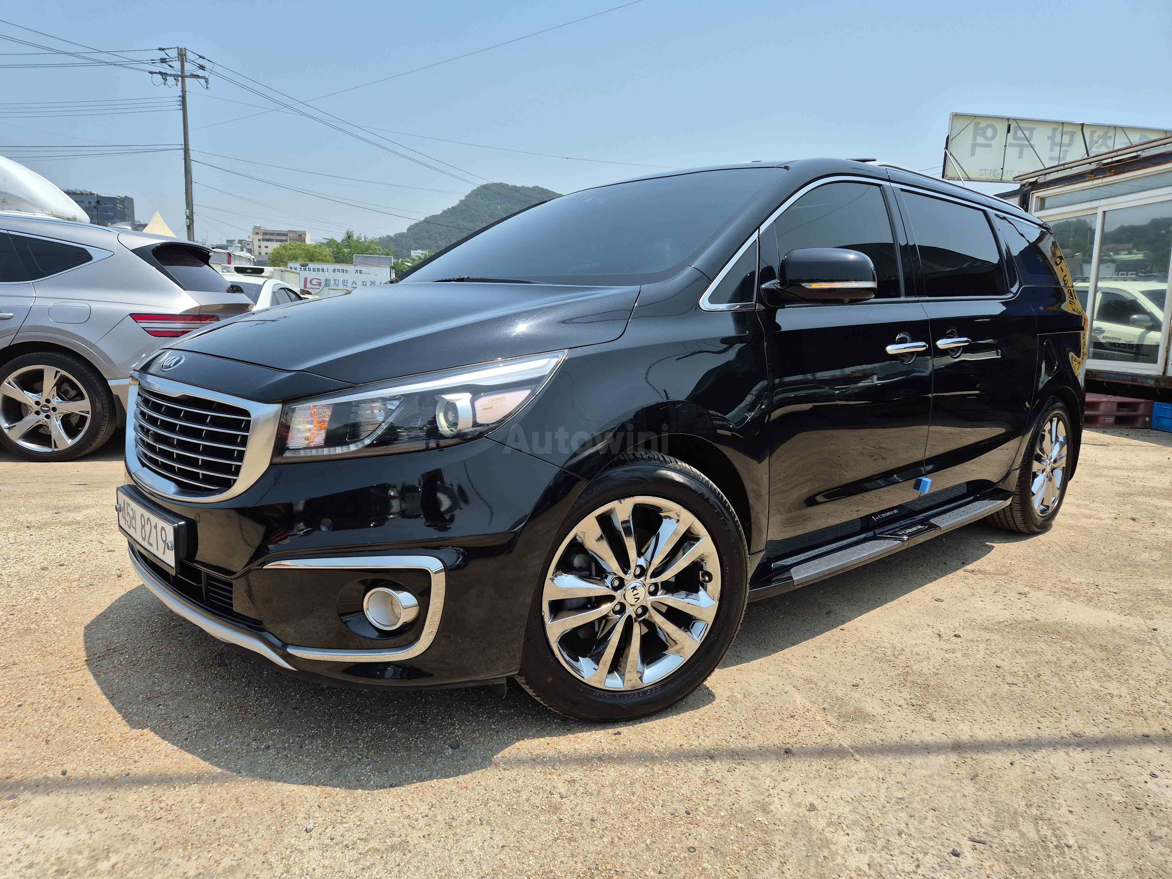 2017 KIA CARNIVAL VIN: KNAME81ABHS298289
