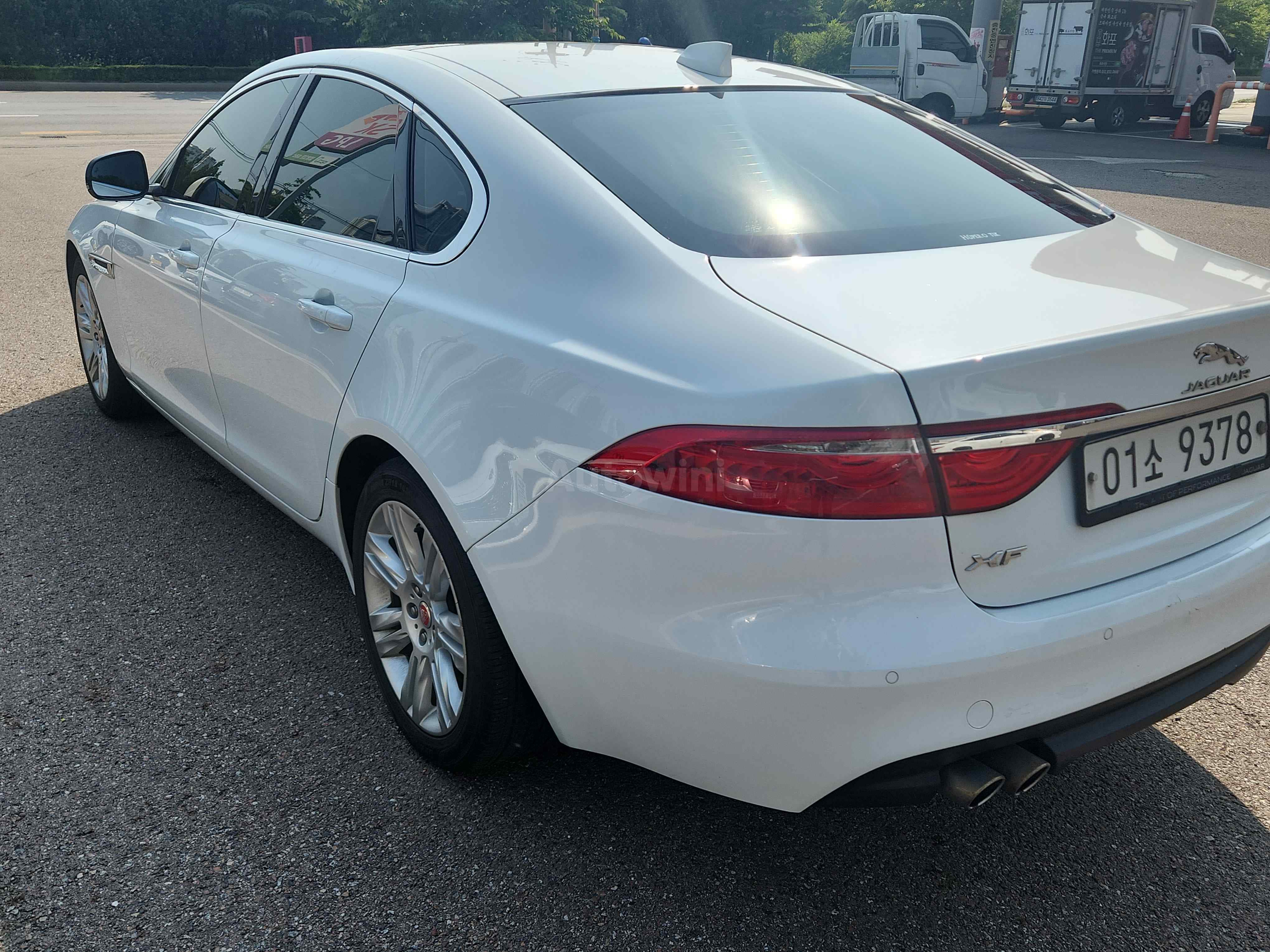 2018 JAGUAR XF VIN: SAJBB4BM0JCY65667
