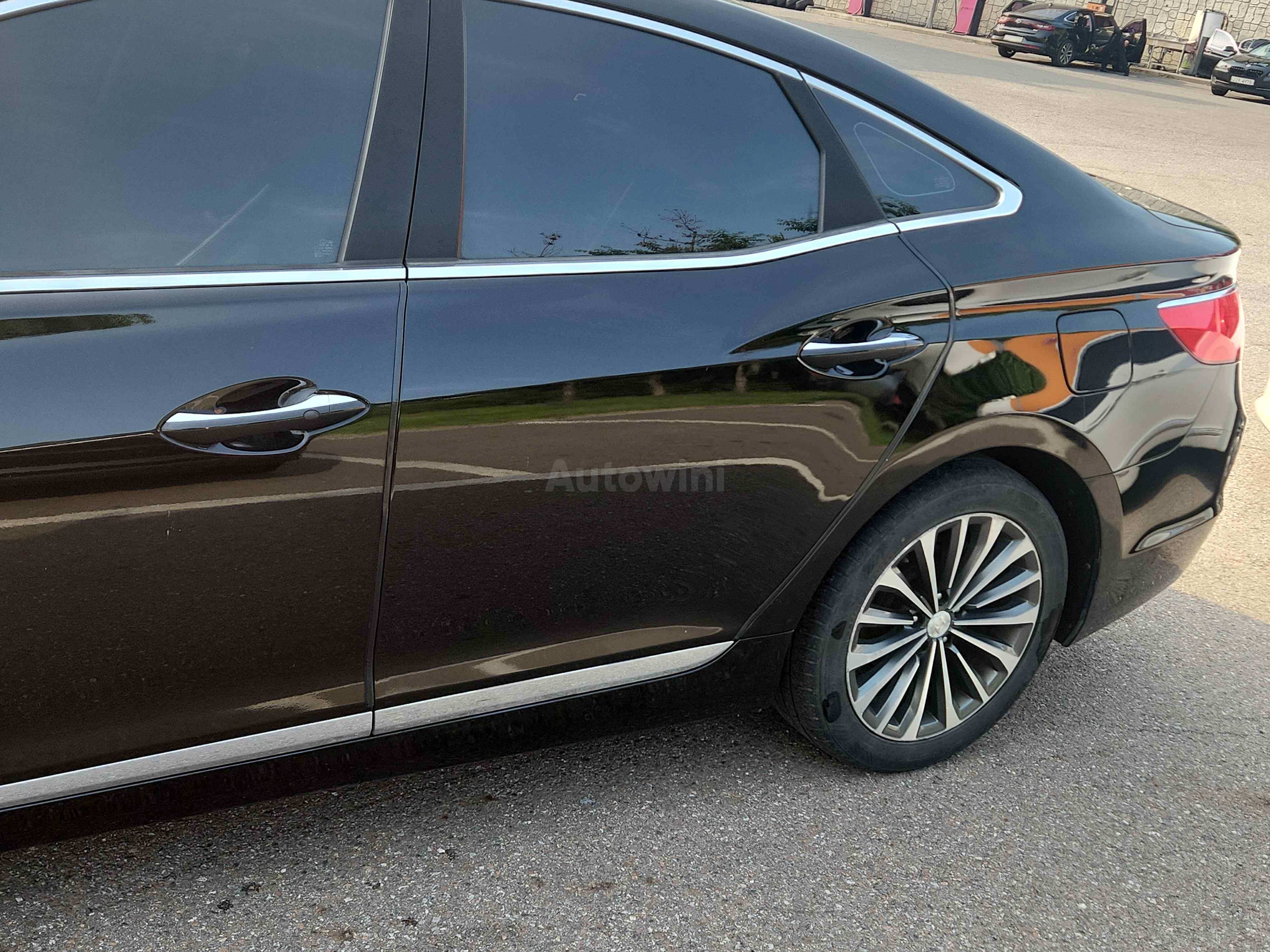 2015 HYUNDAI GRANDEUR VIN: KMHFF41RBFA418458