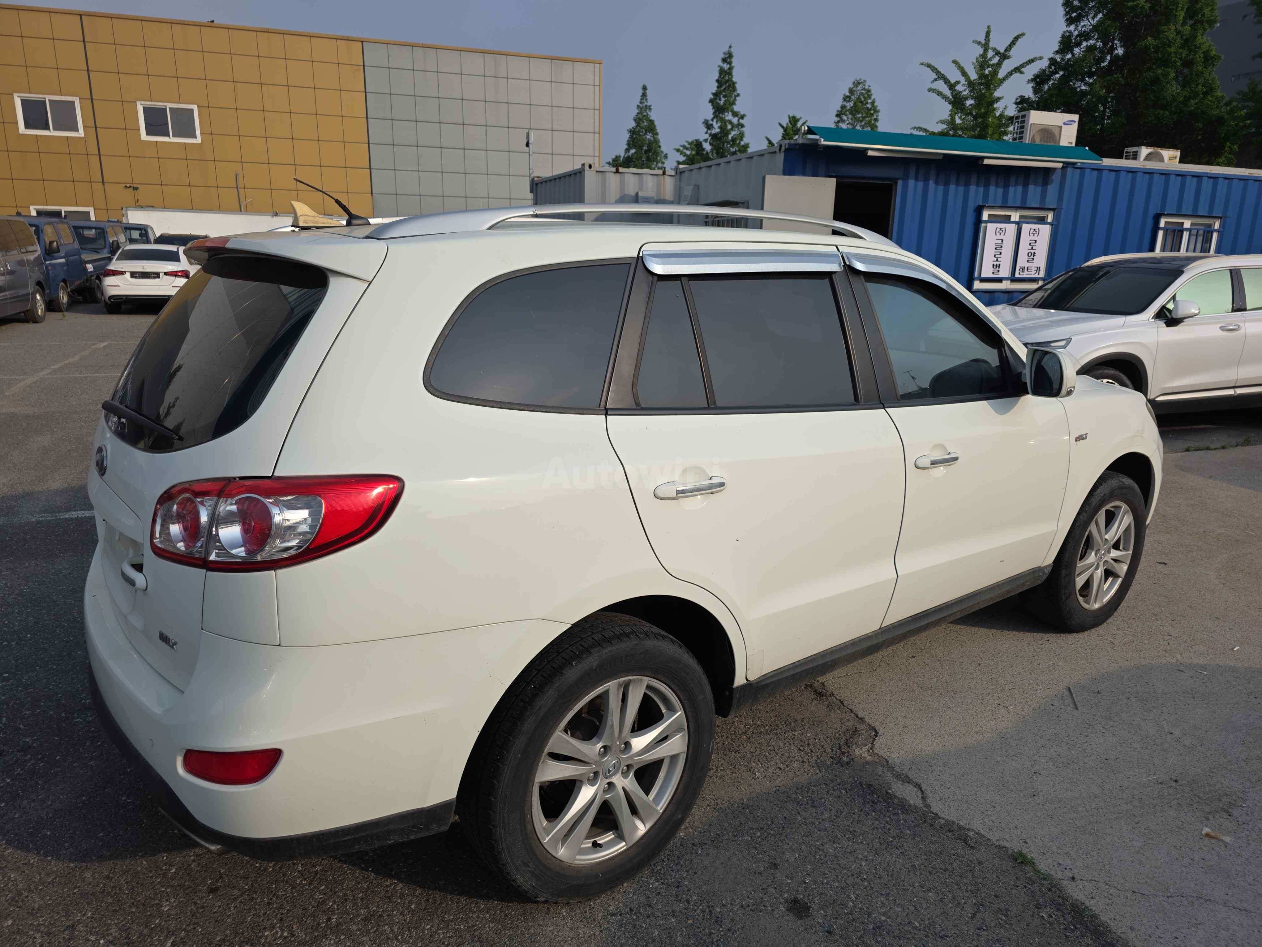 2010 HYUNDAI SANTAFE VIN: KMHSJ81UBAU610252