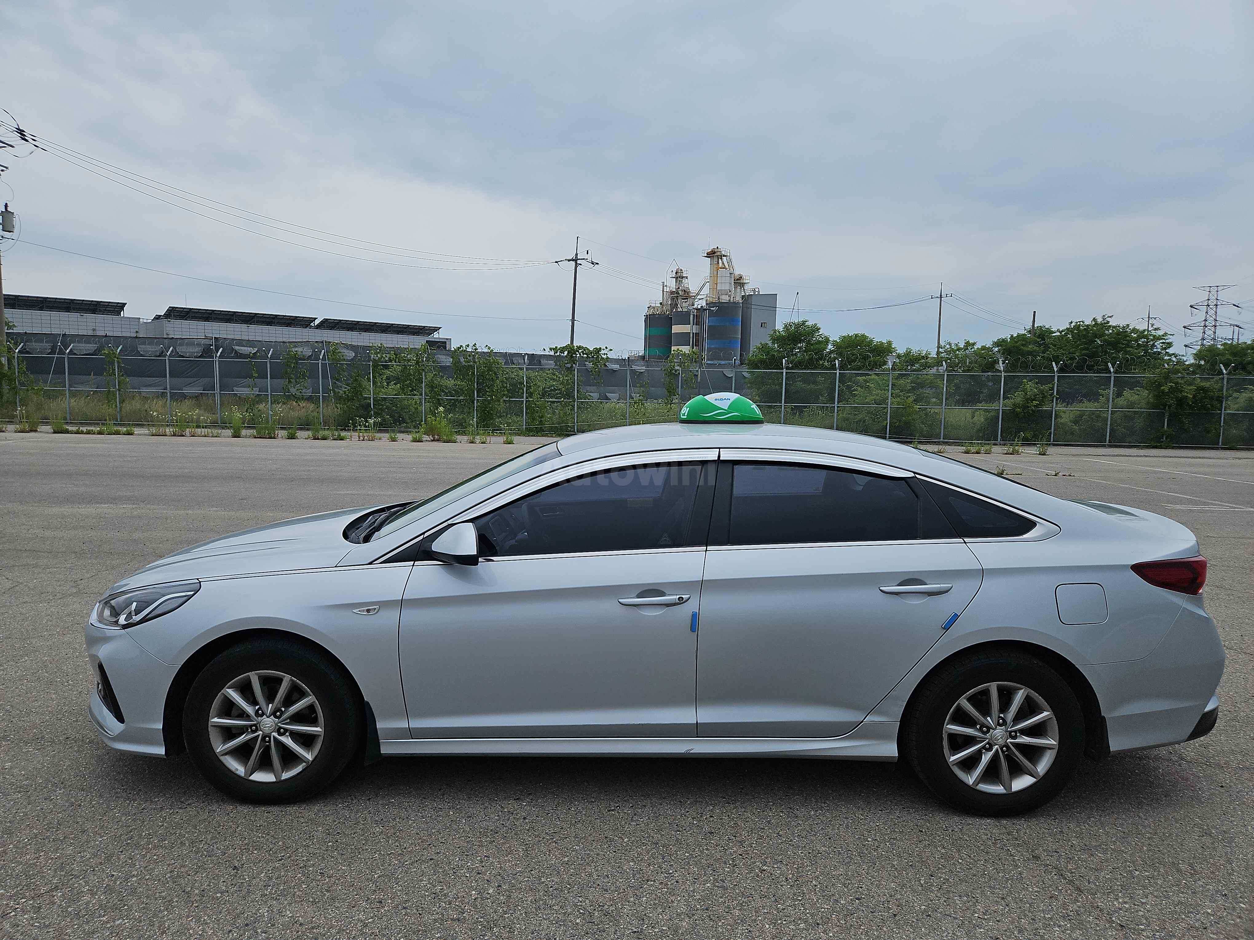2018 HYUNDAI SONATA VIN: KMHE341DBJA451837