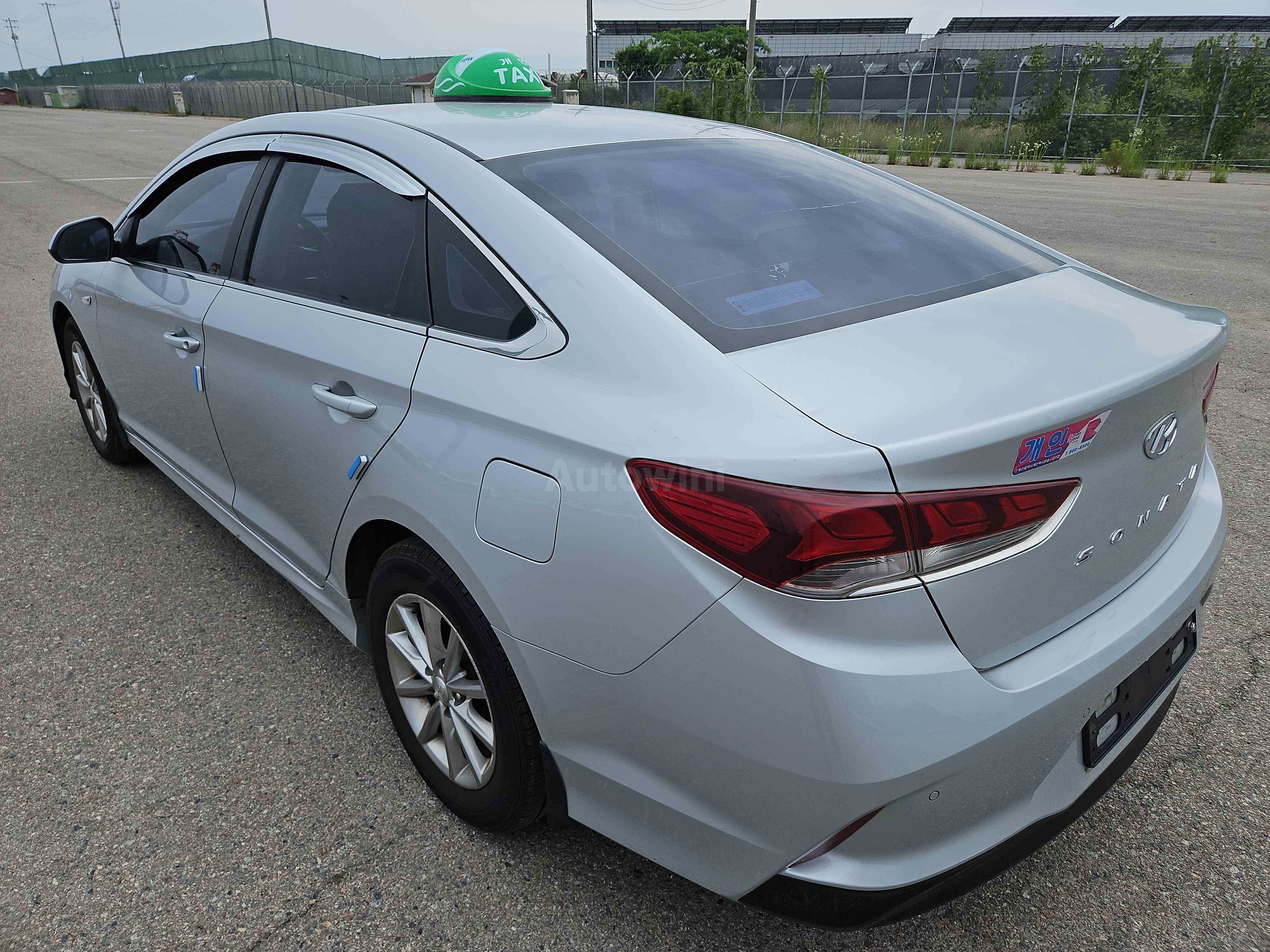 2018 HYUNDAI SONATA VIN: KMHE341DBJA451837