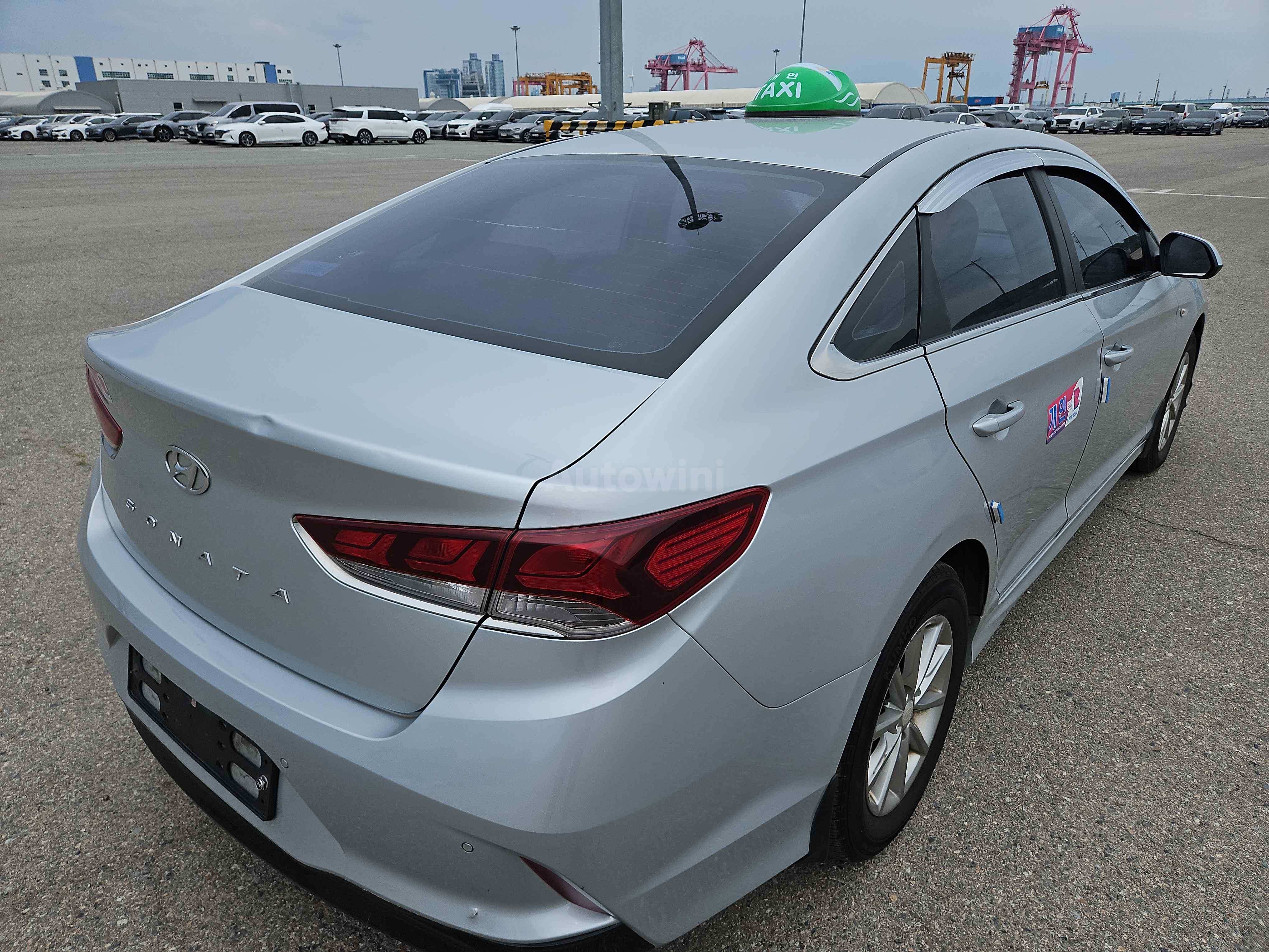 2018 HYUNDAI SONATA VIN: KMHE341DBJA451837