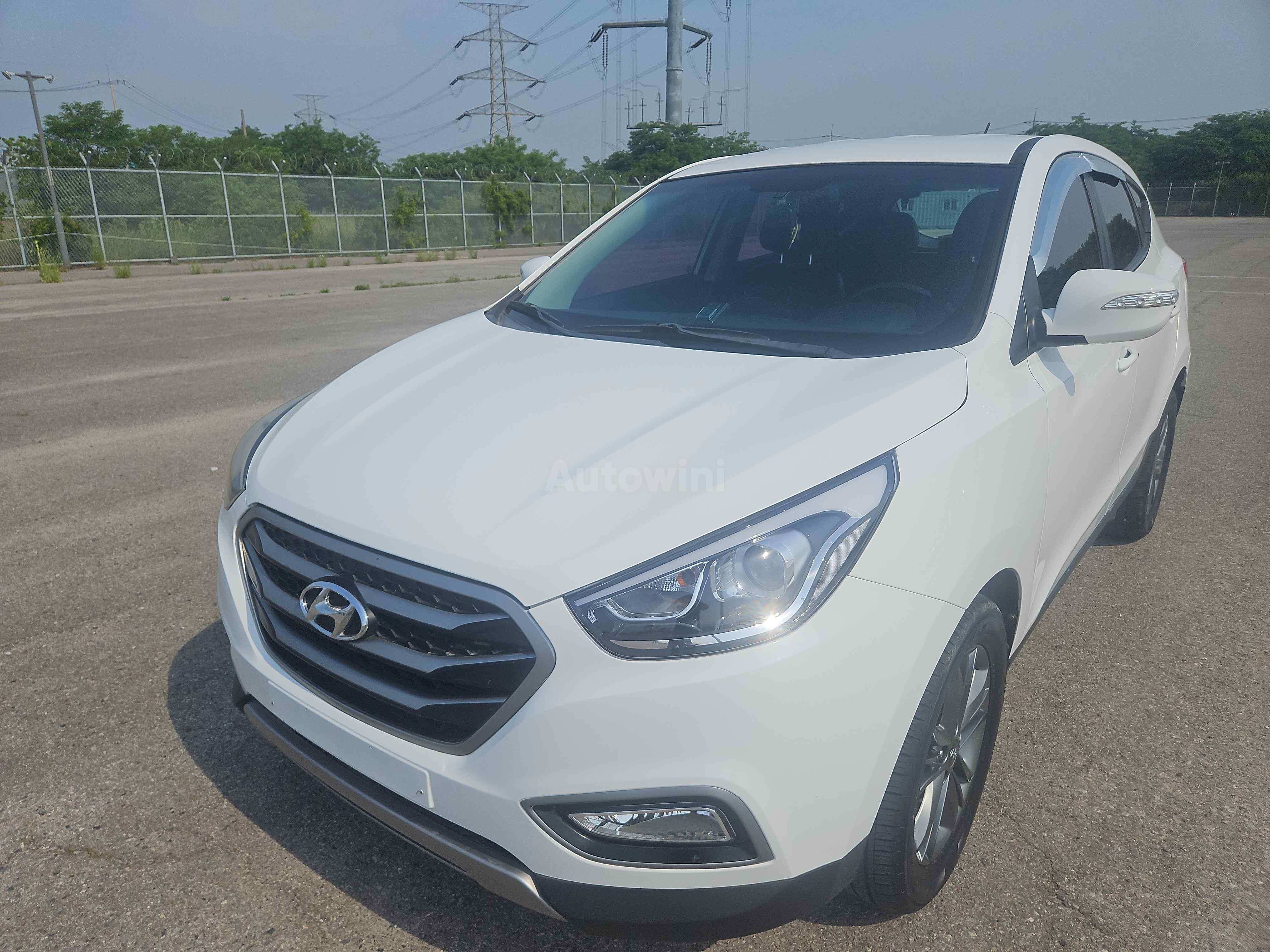 2014 HYUNDAI TUCSON VIN: KMHJT81VBEU890205