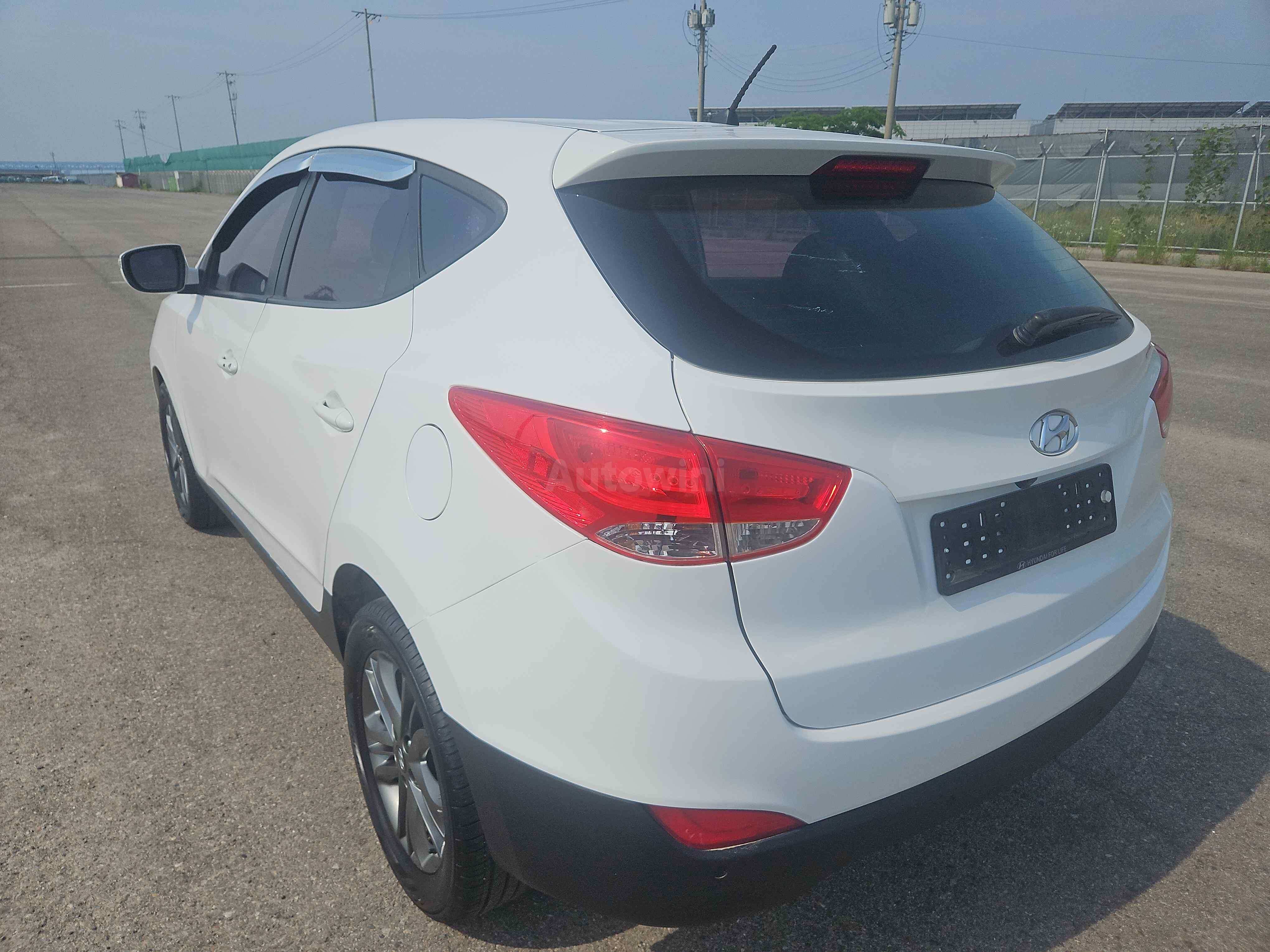 2014 HYUNDAI TUCSON VIN: KMHJT81VBEU890205