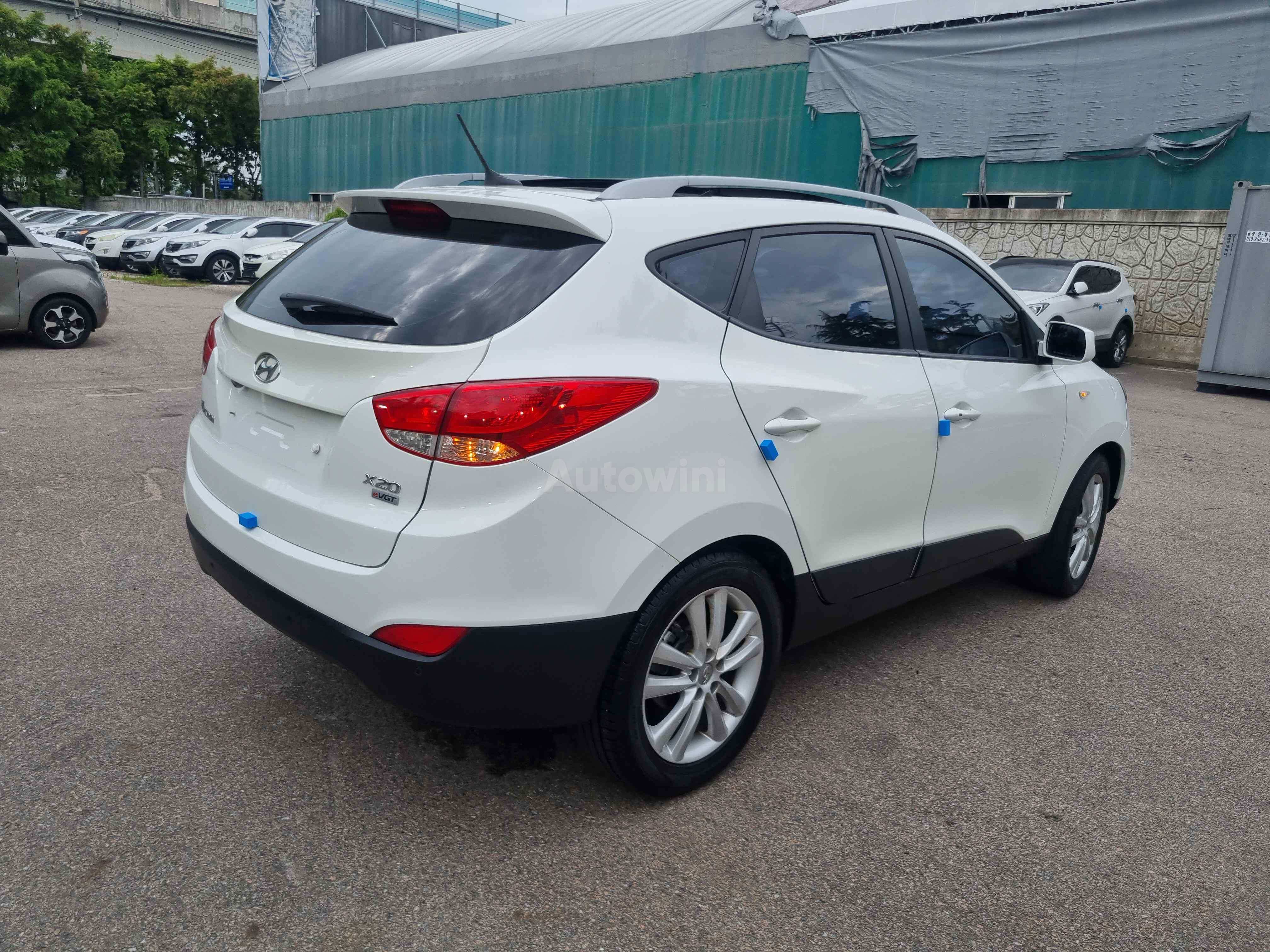 2013 HYUNDAI TUCSON VIN: KMHJT81VBDU728292