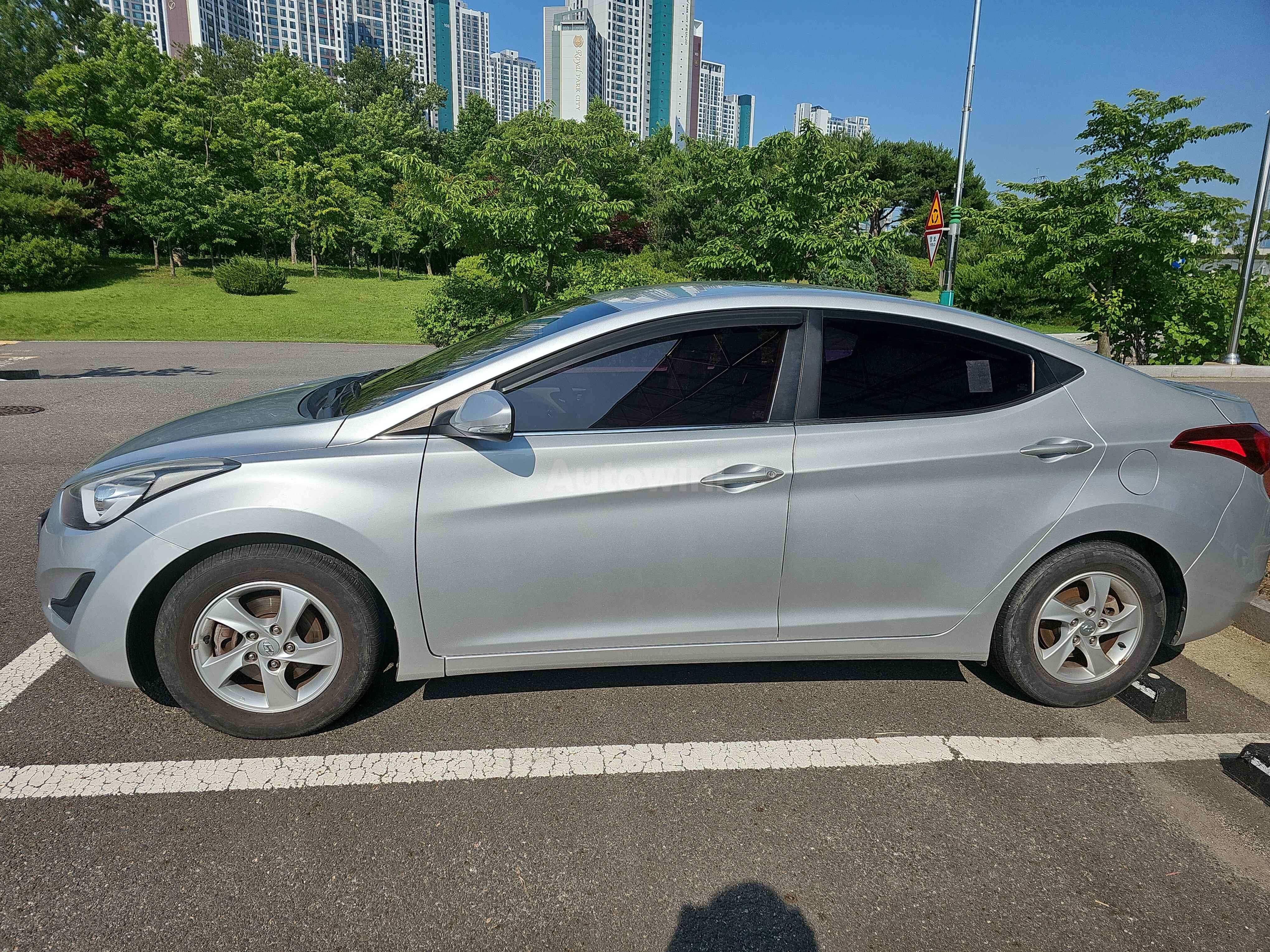 2015 HYUNDAI AVANTE VIN: KMHDG41DAFU265442
