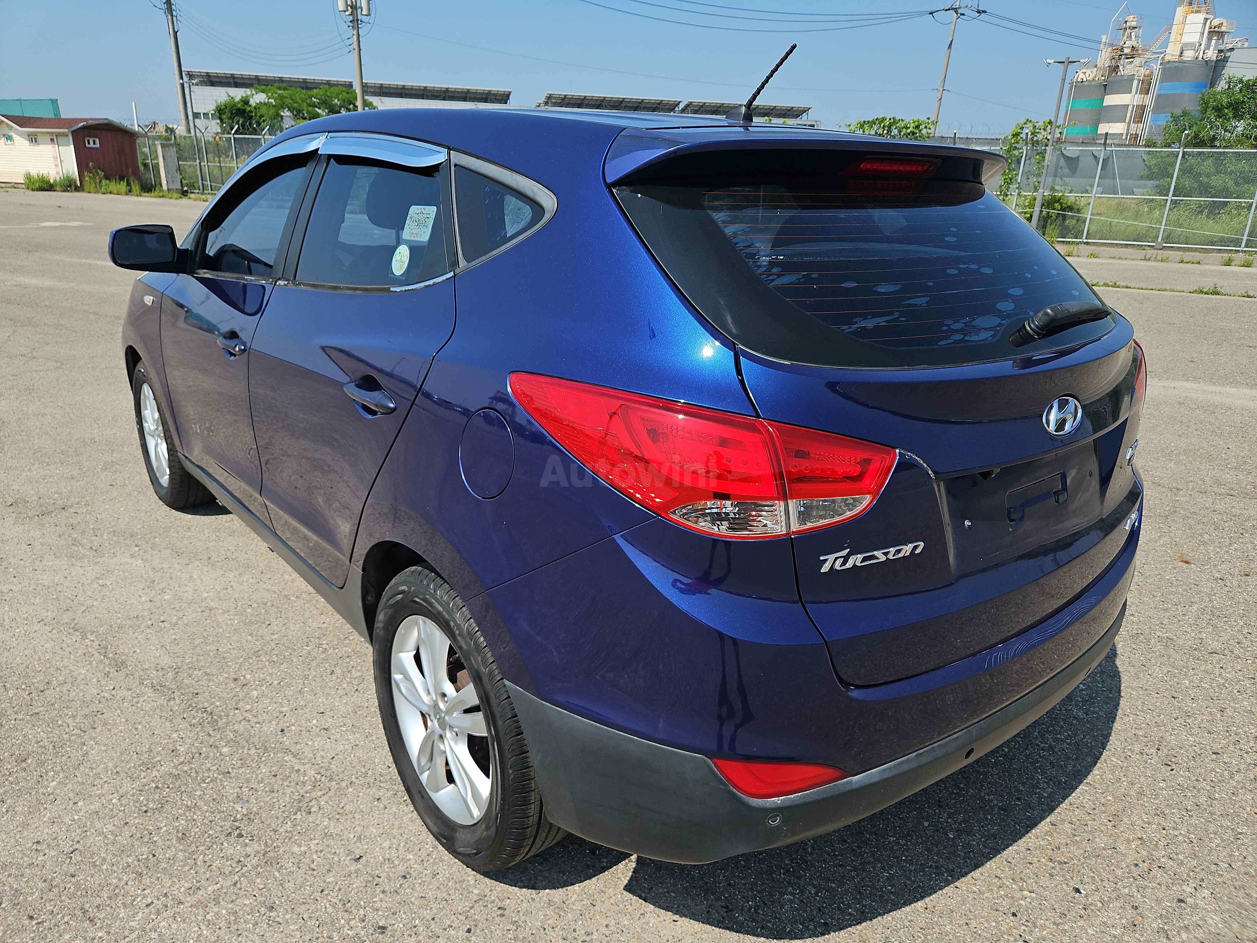 2010 HYUNDAI TUCSON VIN: KMHJT81VDAU036866