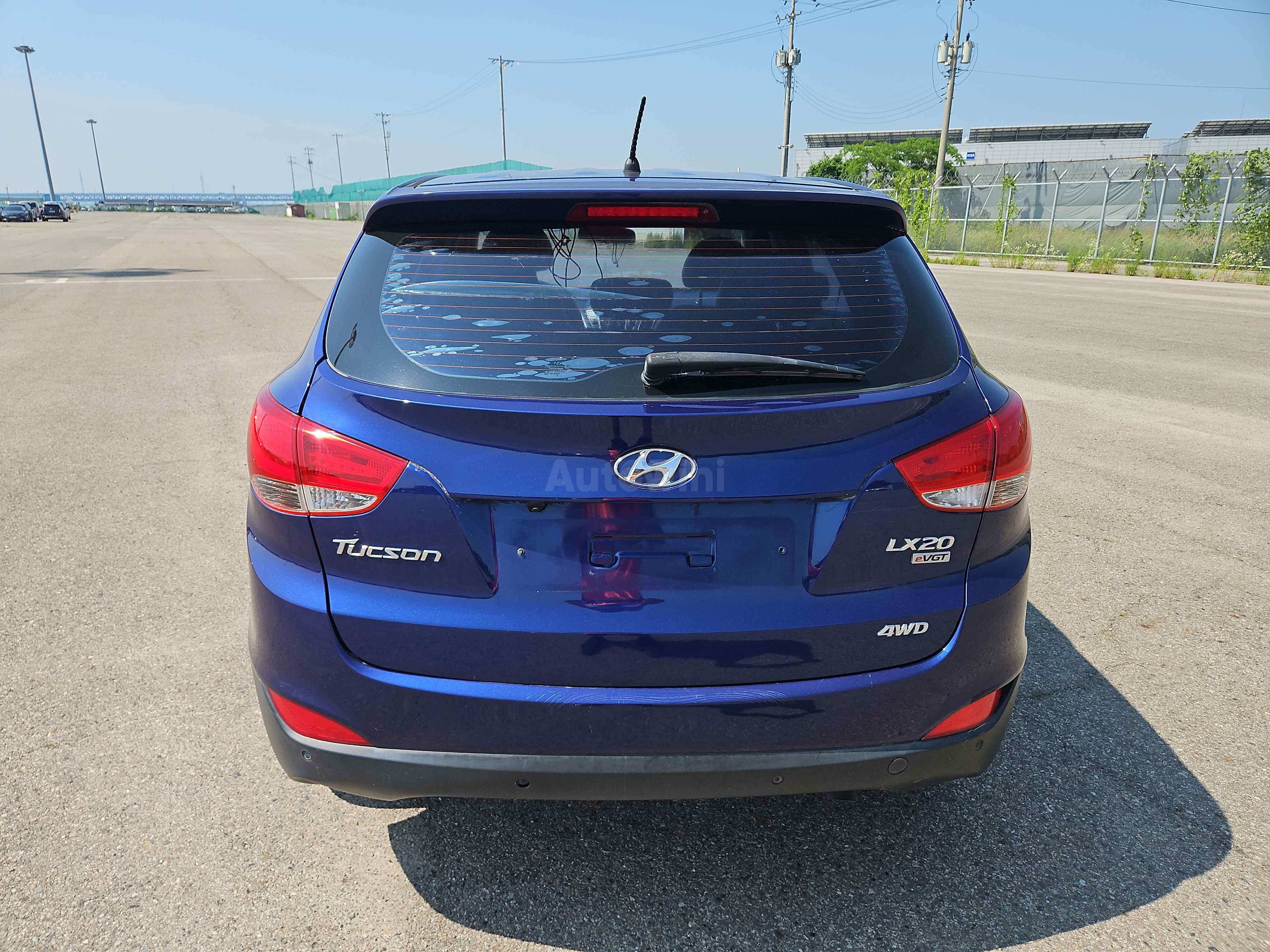 2010 HYUNDAI TUCSON VIN: KMHJT81VDAU036866