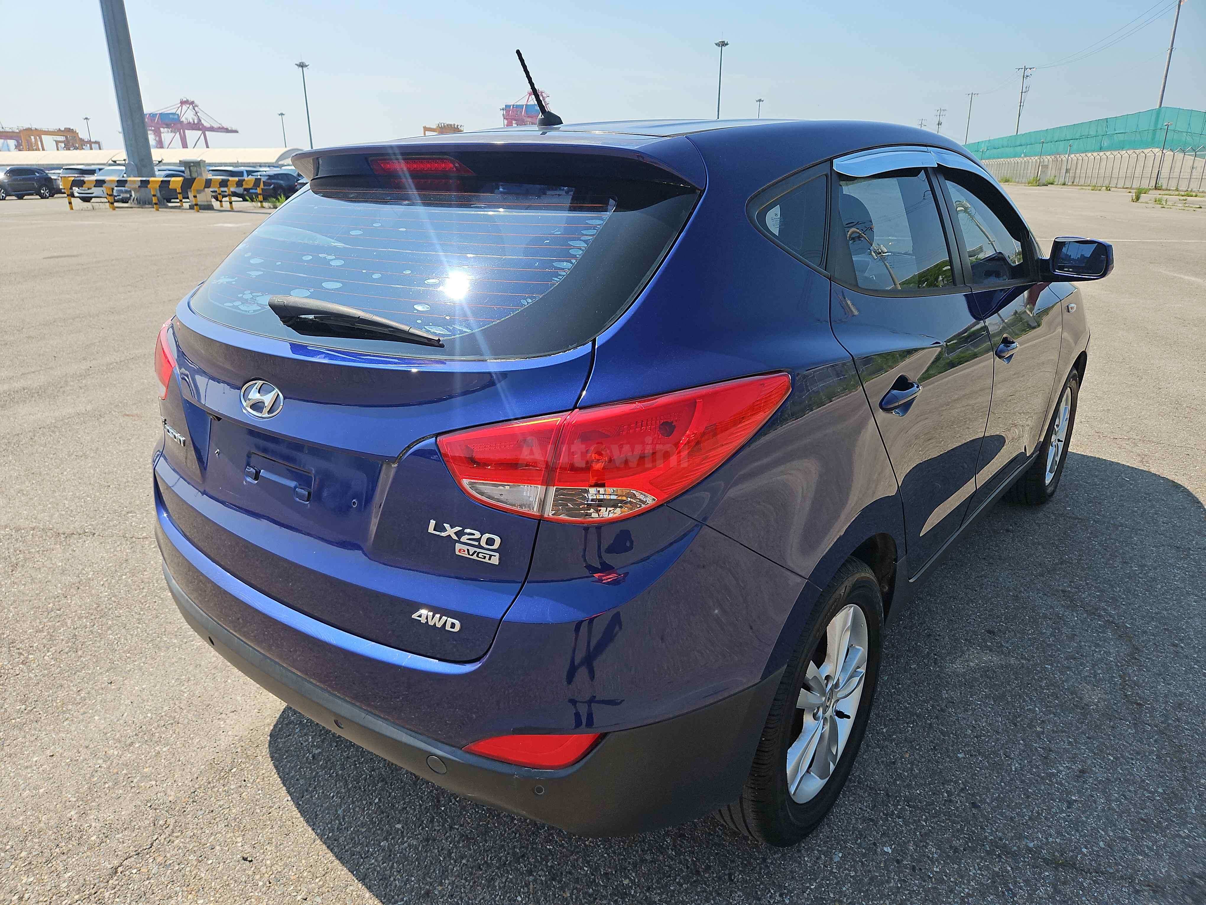 2010 HYUNDAI TUCSON VIN: KMHJT81VDAU036866