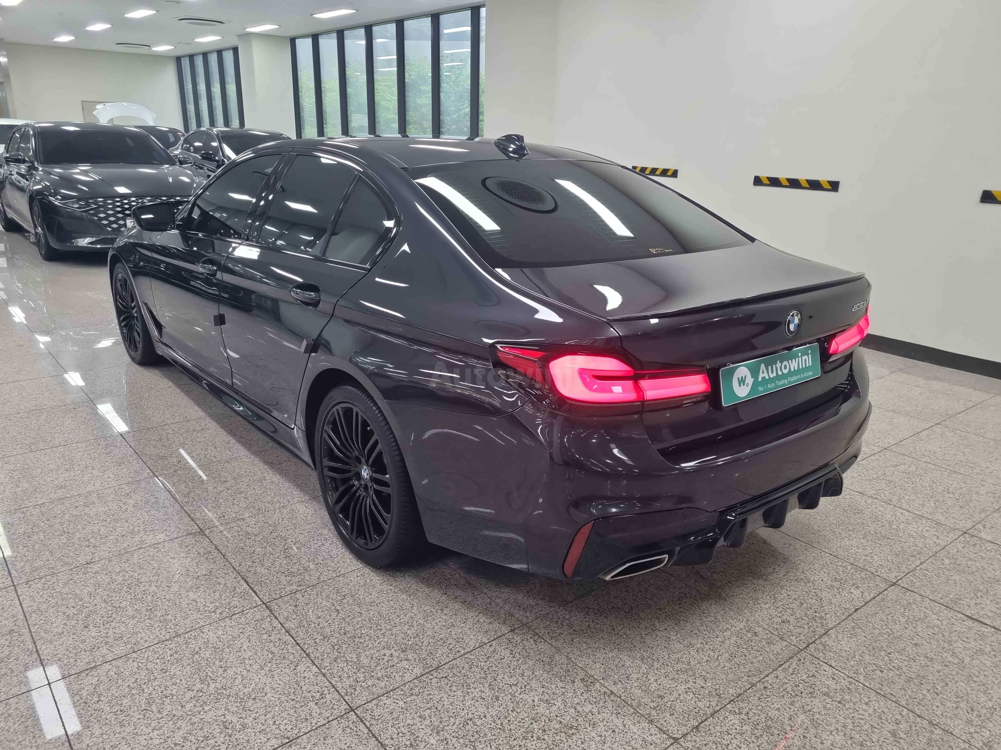 2017 BMW 5 SERIES VIN: WBAJC9108HG470937