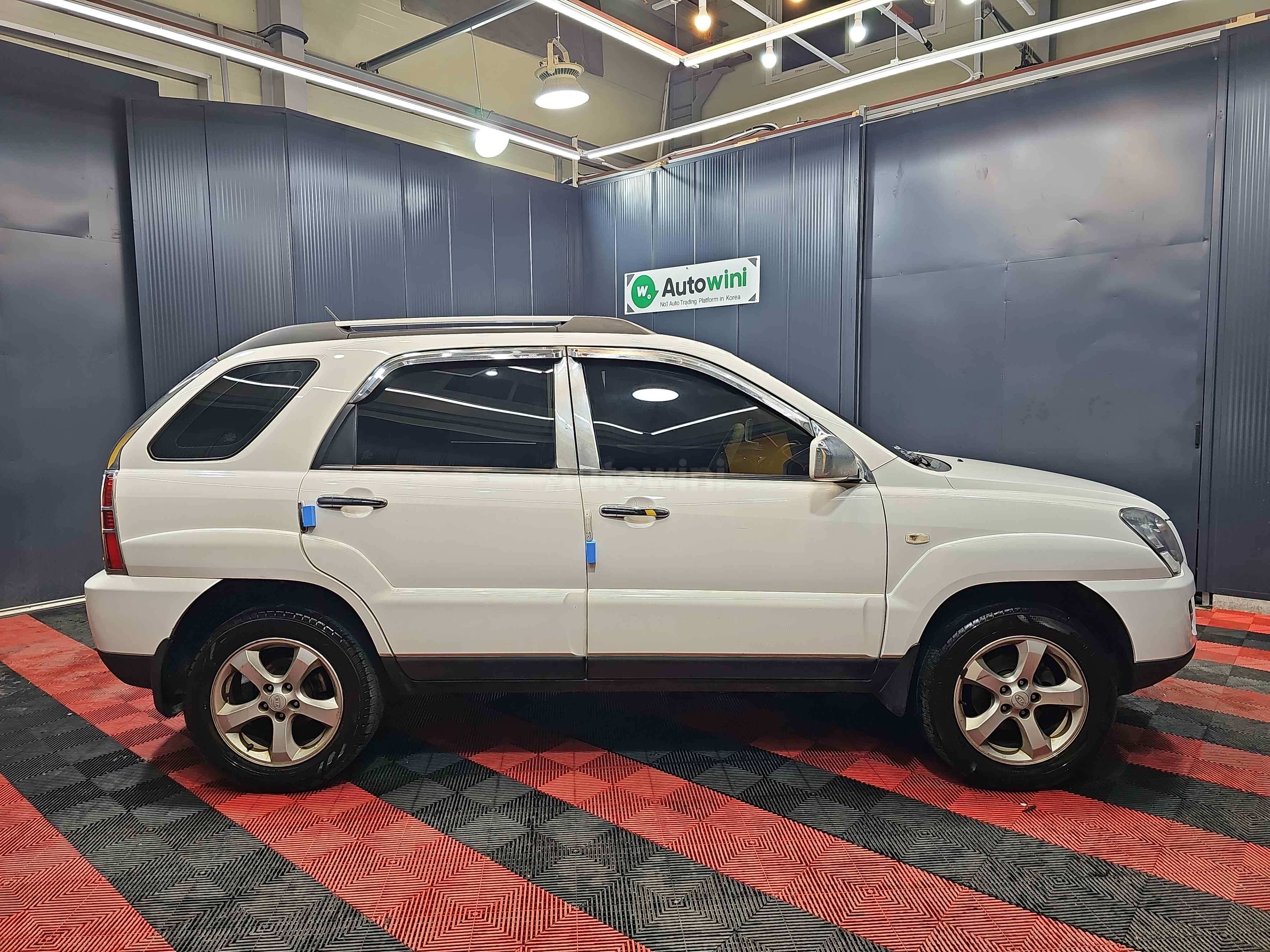 2009 KIA SPORTAGE VIN: KNAJE55539K648331