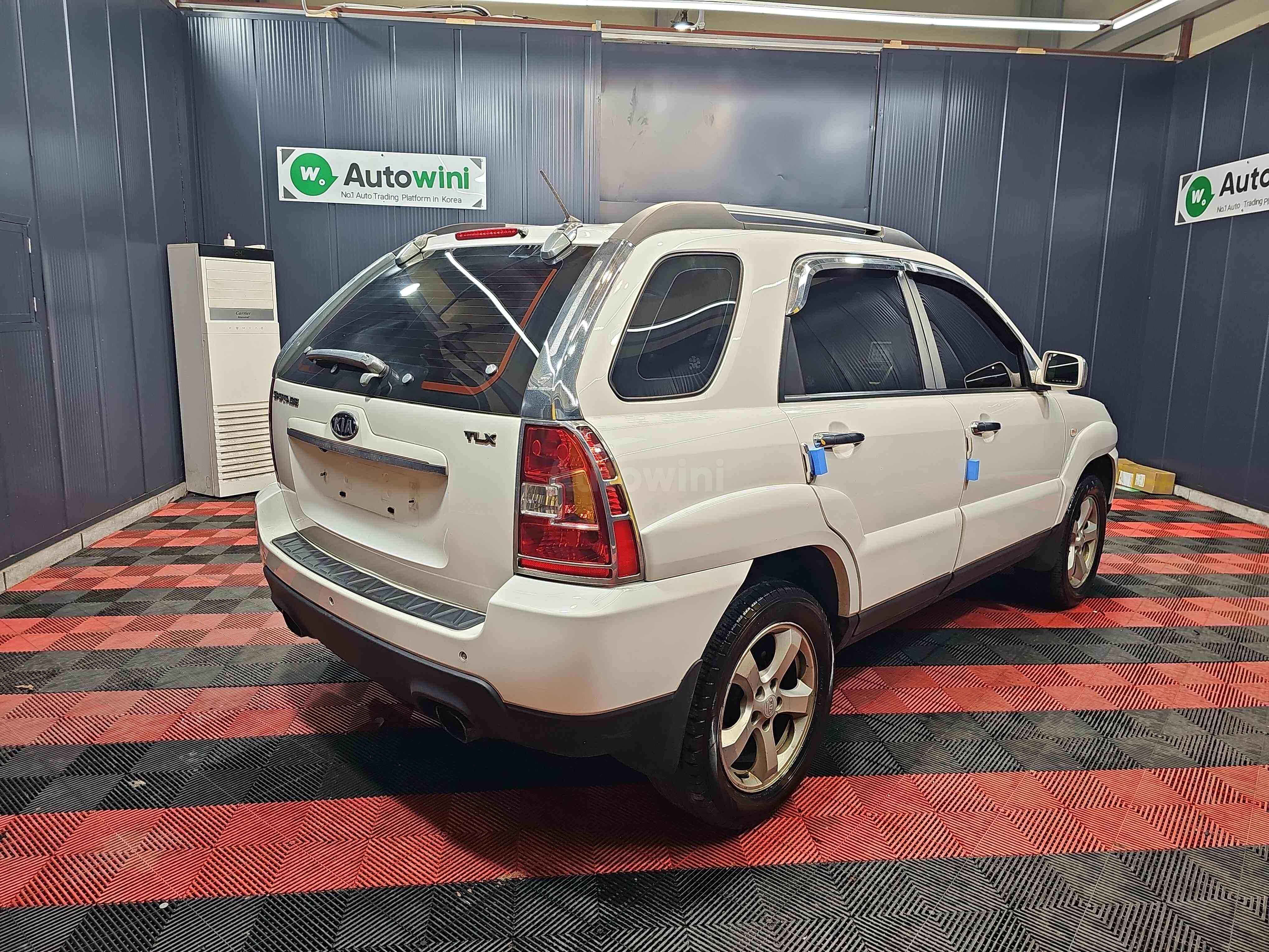 2009 KIA SPORTAGE VIN: KNAJE55539K648331