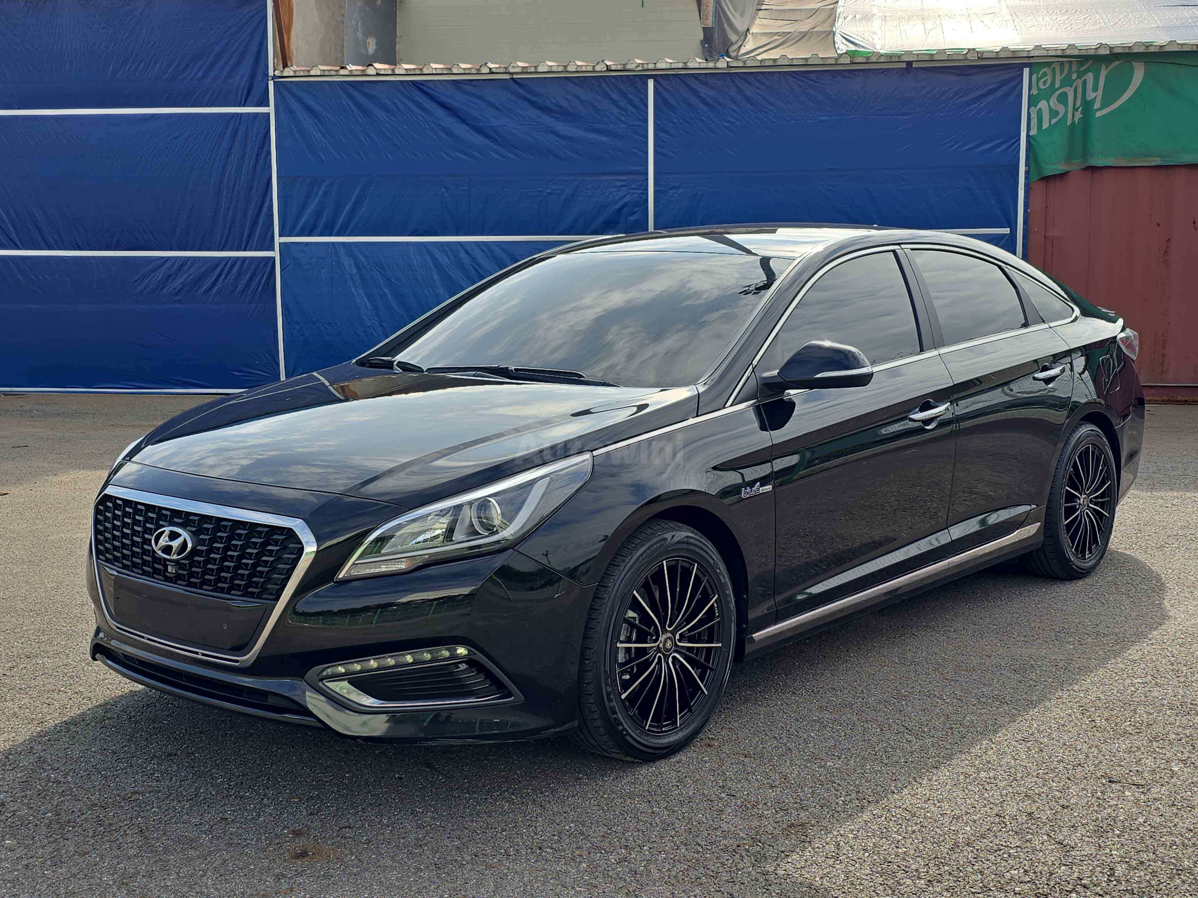 2015 HYUNDAI SONATA VIN: KMHE3411BFA003618