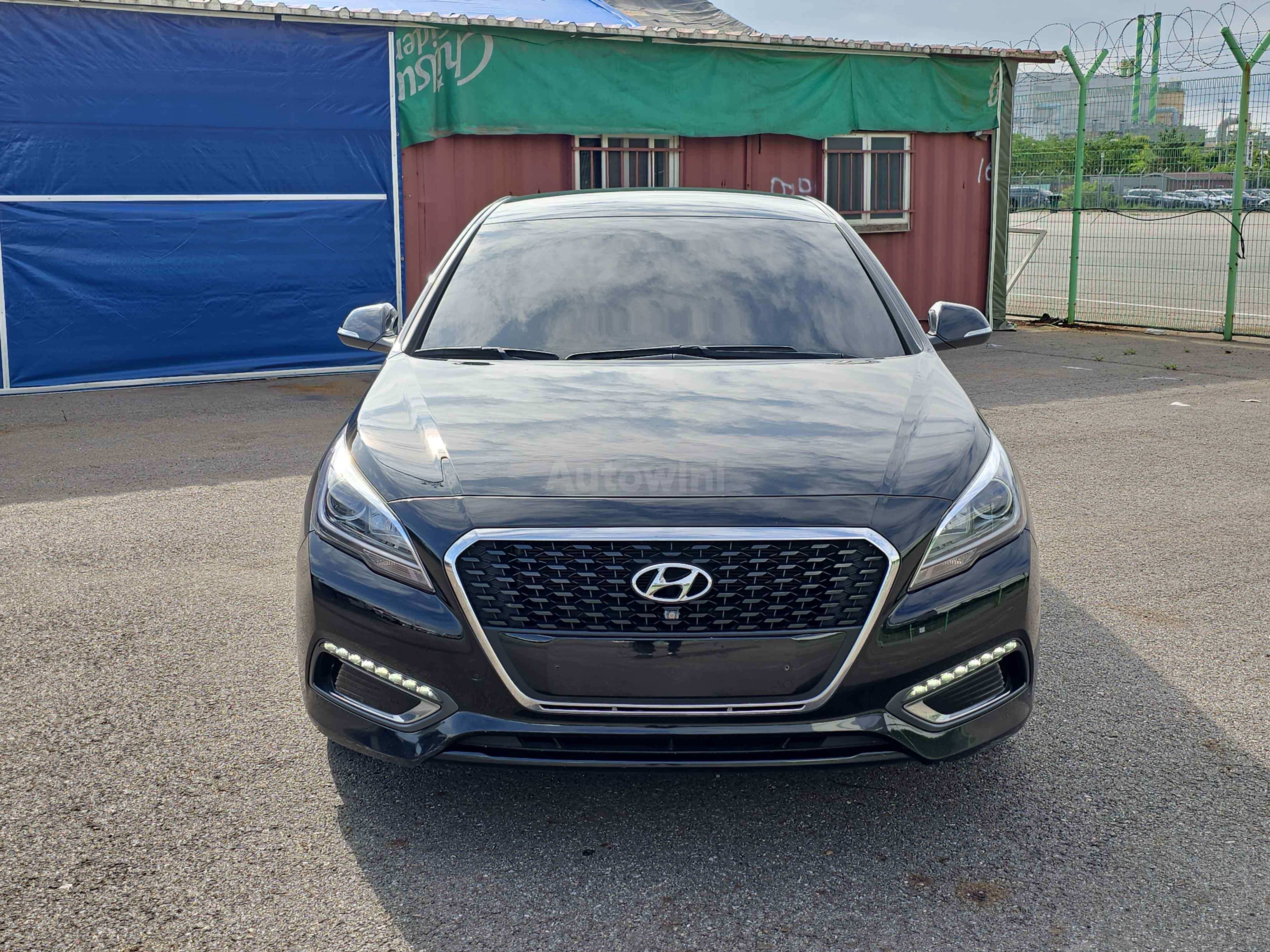 2015 HYUNDAI SONATA VIN: KMHE3411BFA003618