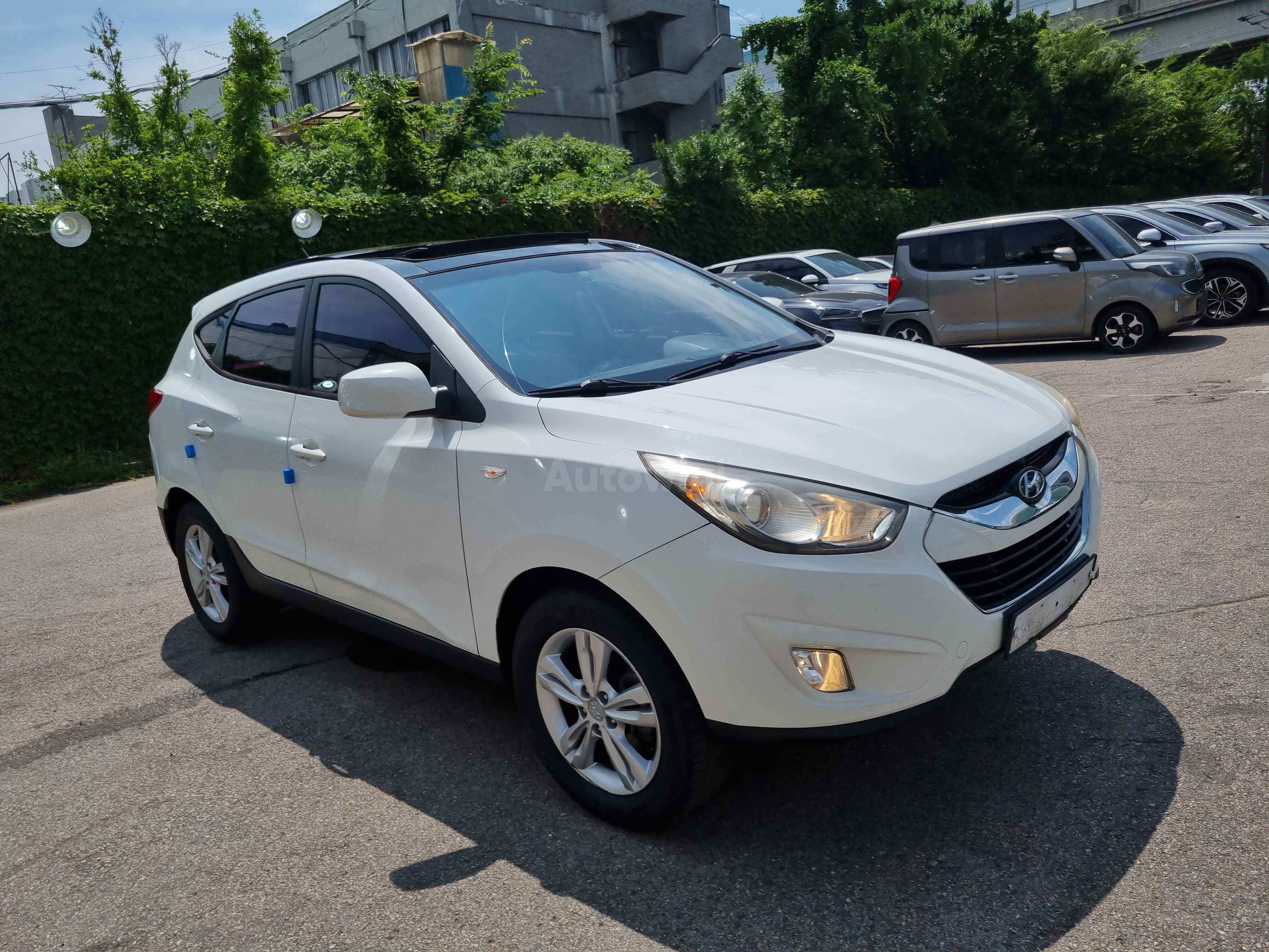 2013 HYUNDAI TUCSON VIN: KMHJT81VBDU657352