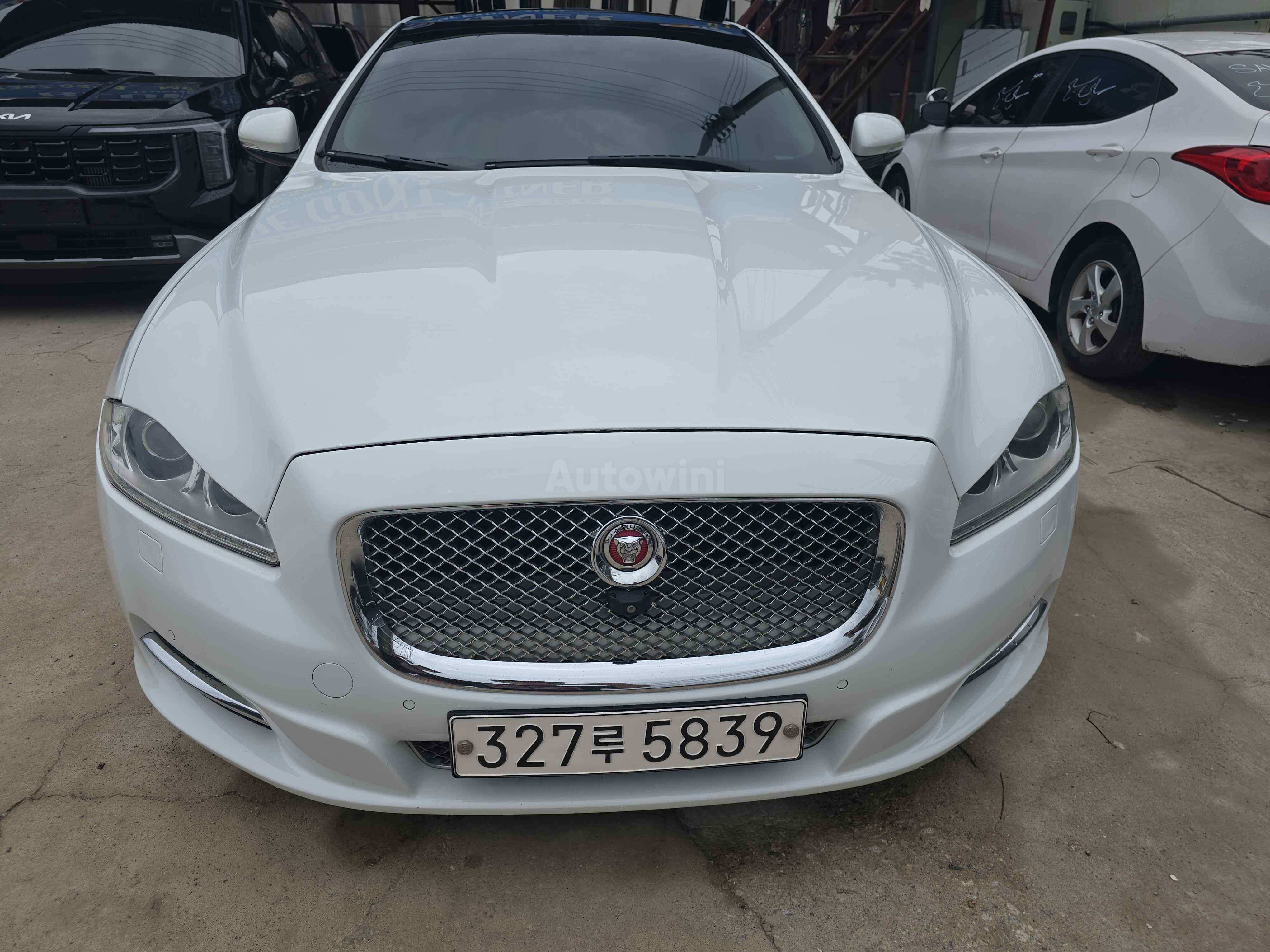 2014 JAGUAR XJ VIN: SAJAA2224ENV72079