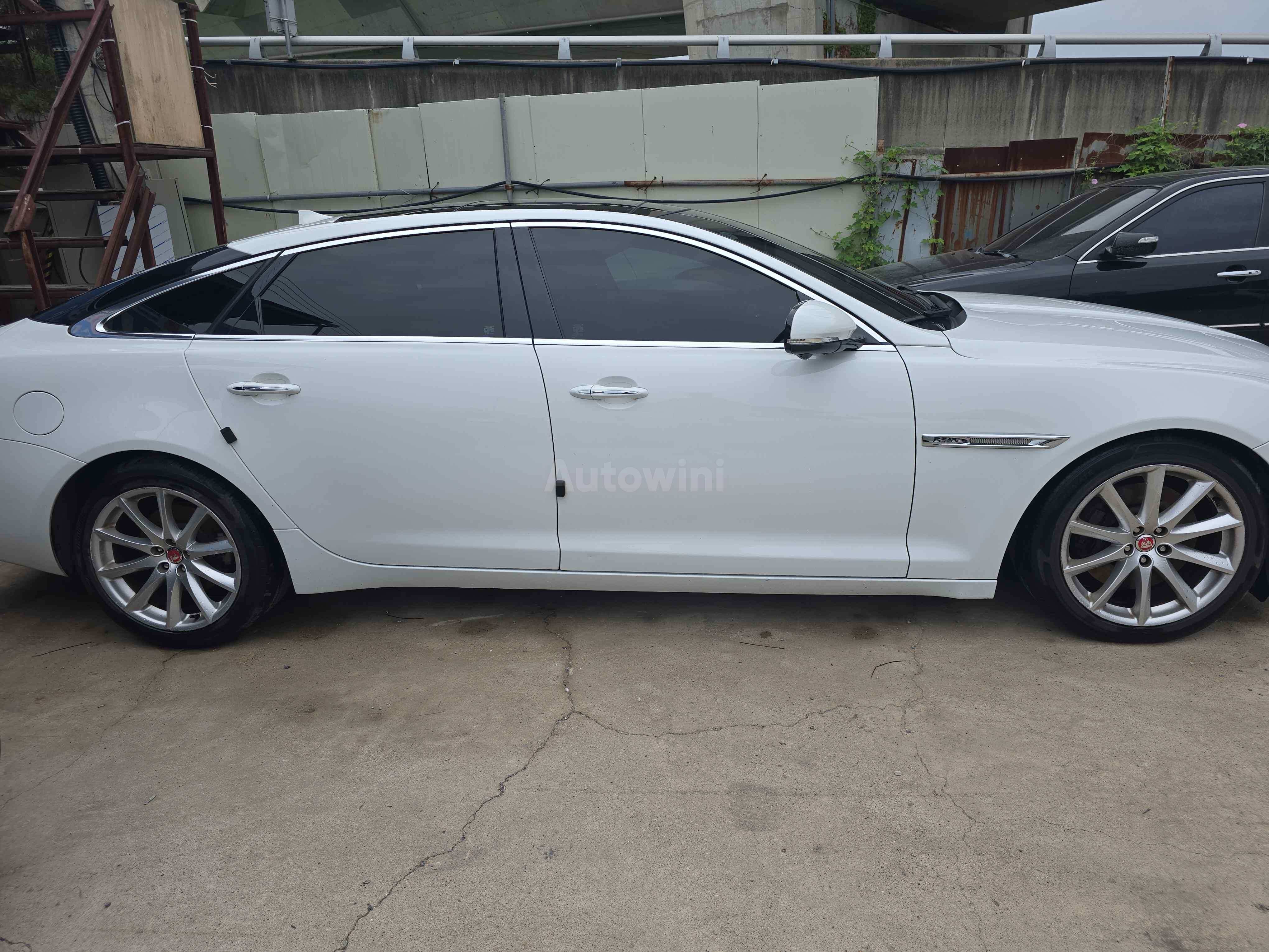 2014 JAGUAR XJ VIN: SAJAA2224ENV72079
