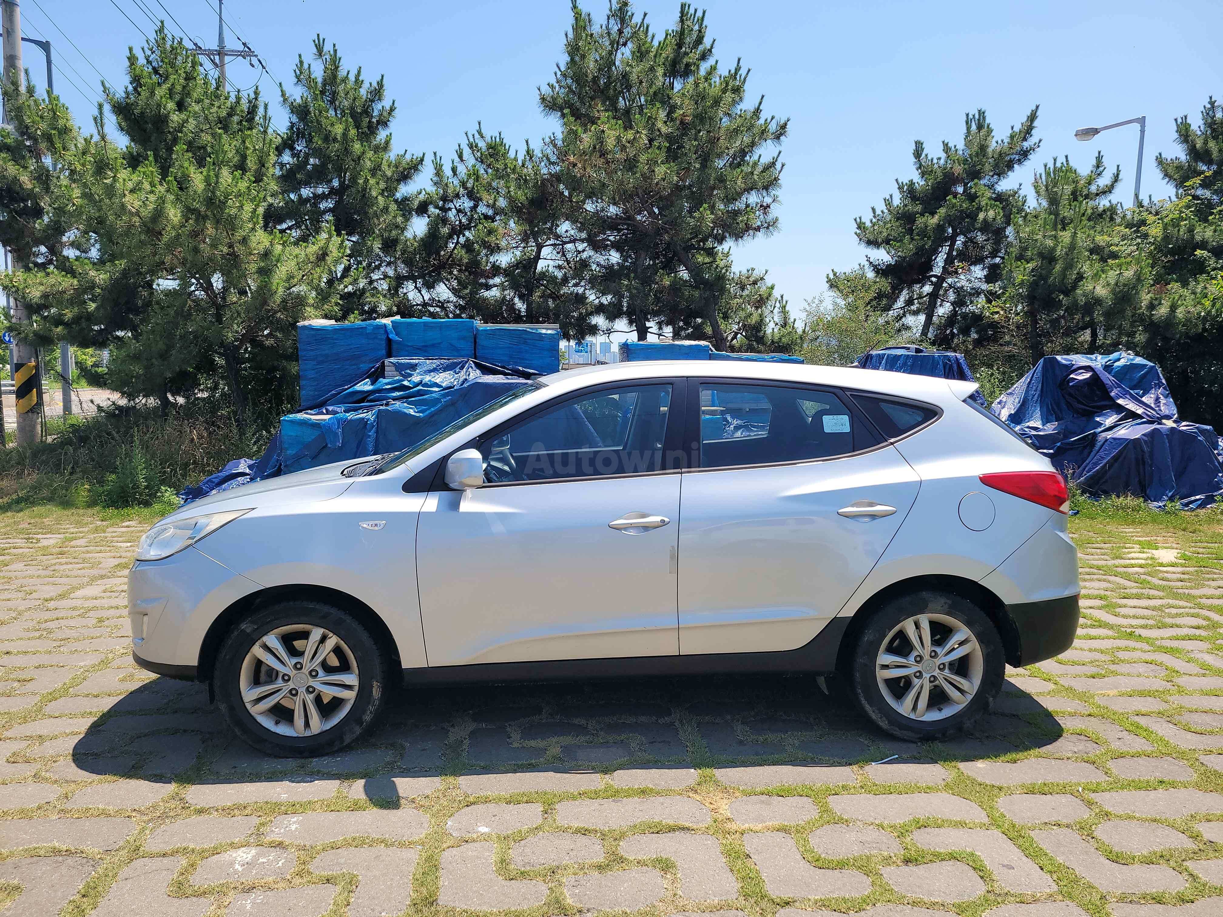 2010 HYUNDAI TUCSON VIN: KMHJT81VDAU030804