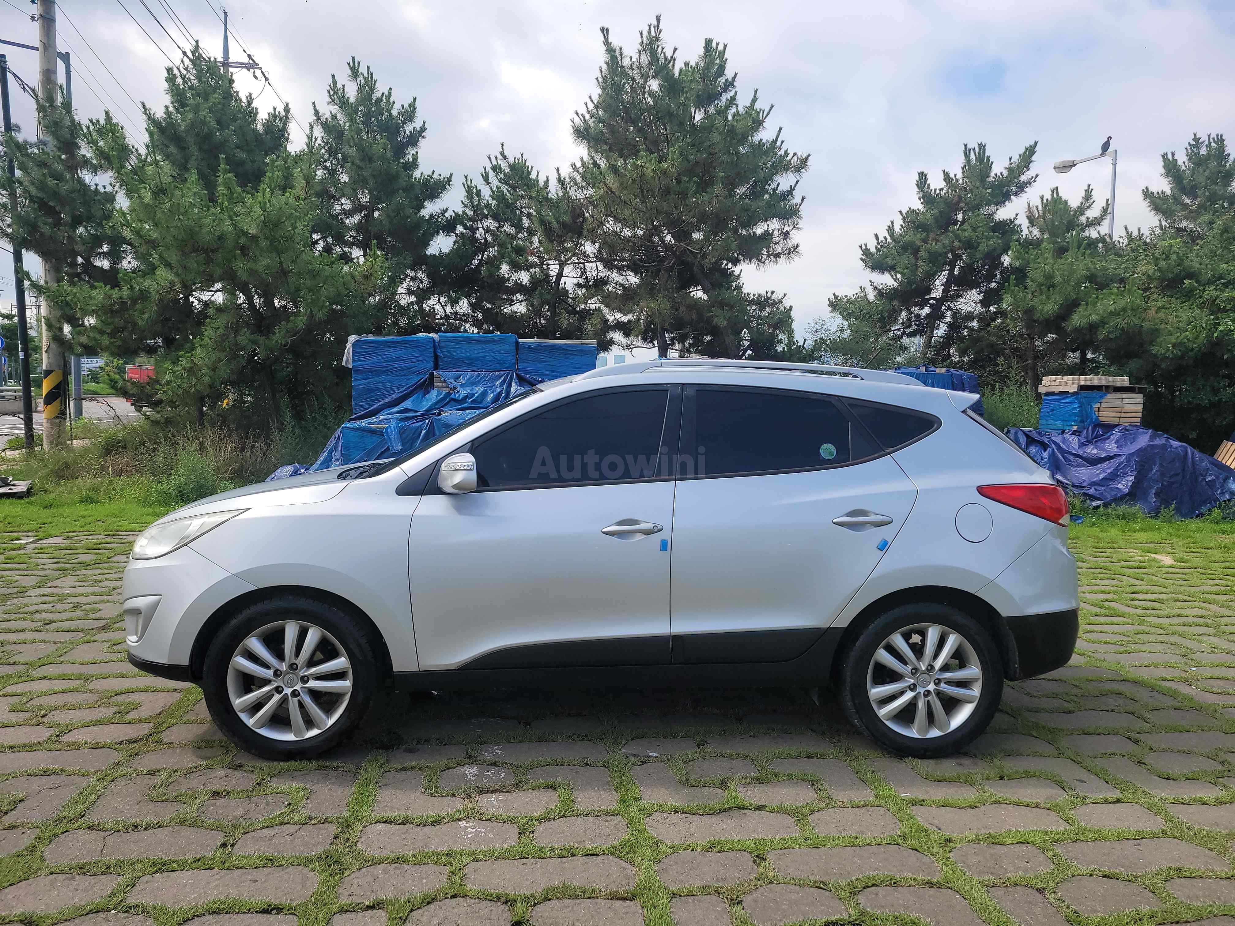2011 HYUNDAI TUCSON VIN: KMHJU81VBBU118151