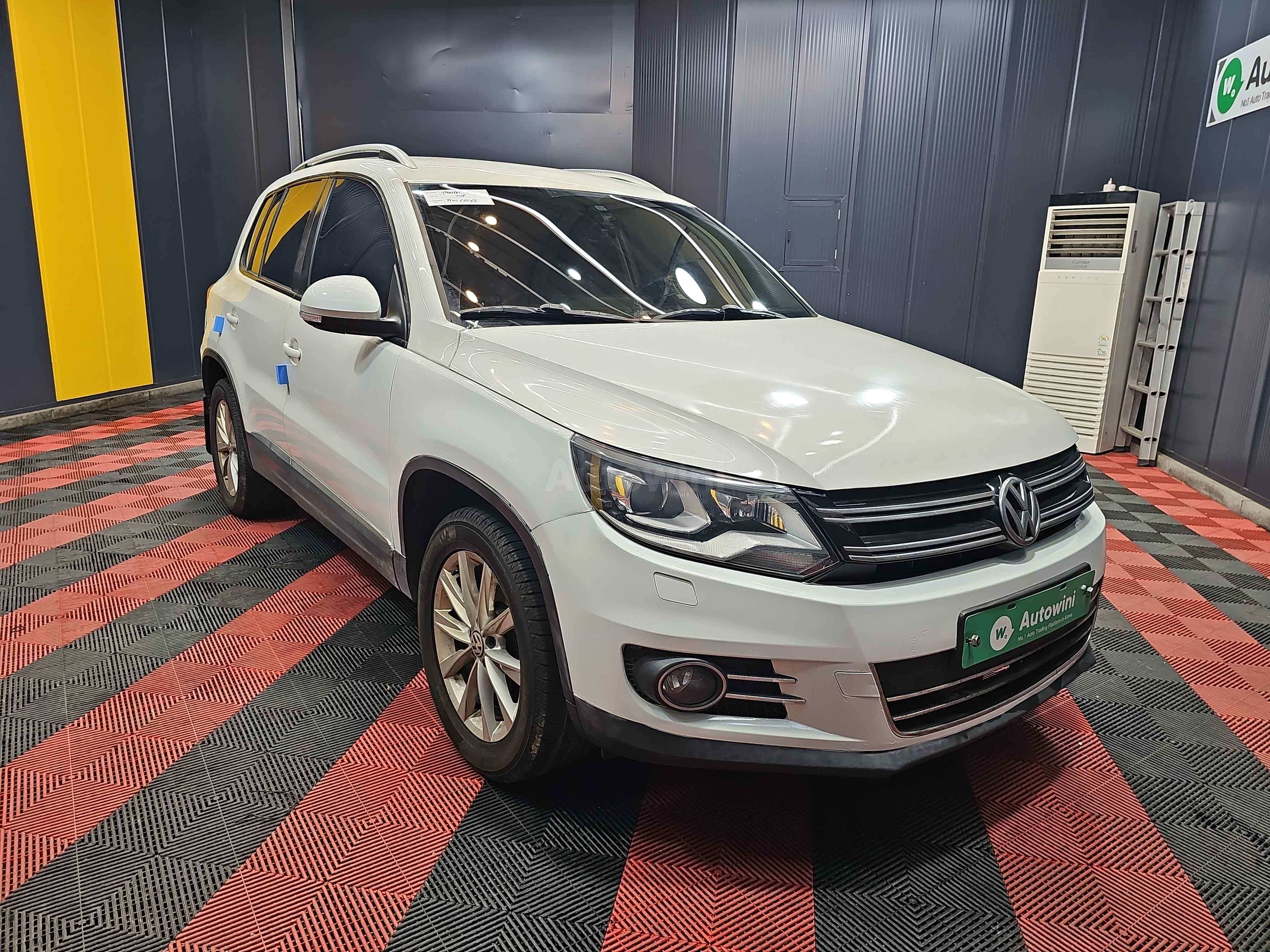 2015 VOLKSWAGEN TIGUAN VIN: WVGZZZ5NZFW611166