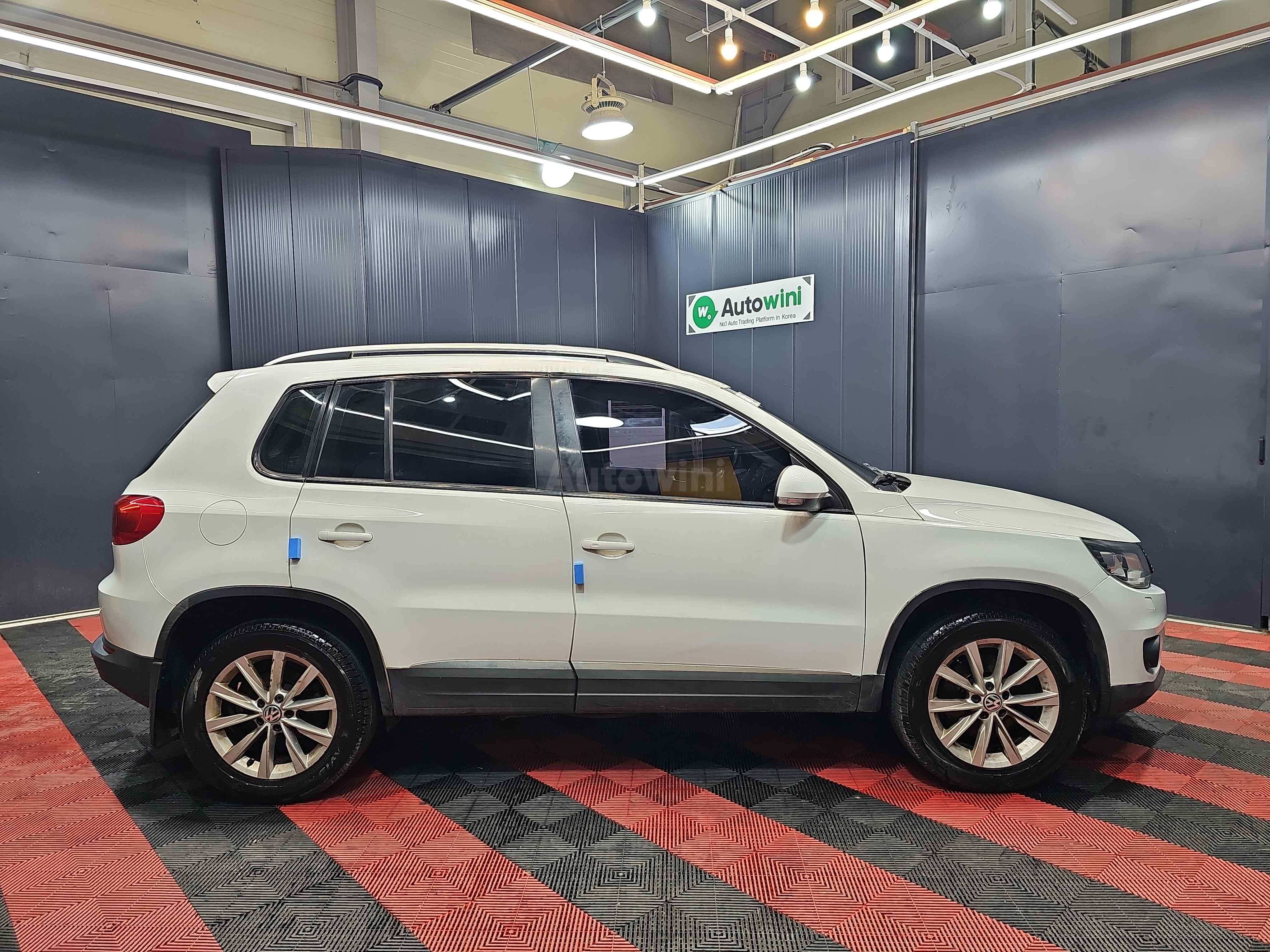 2015 VOLKSWAGEN TIGUAN VIN: WVGZZZ5NZFW611166