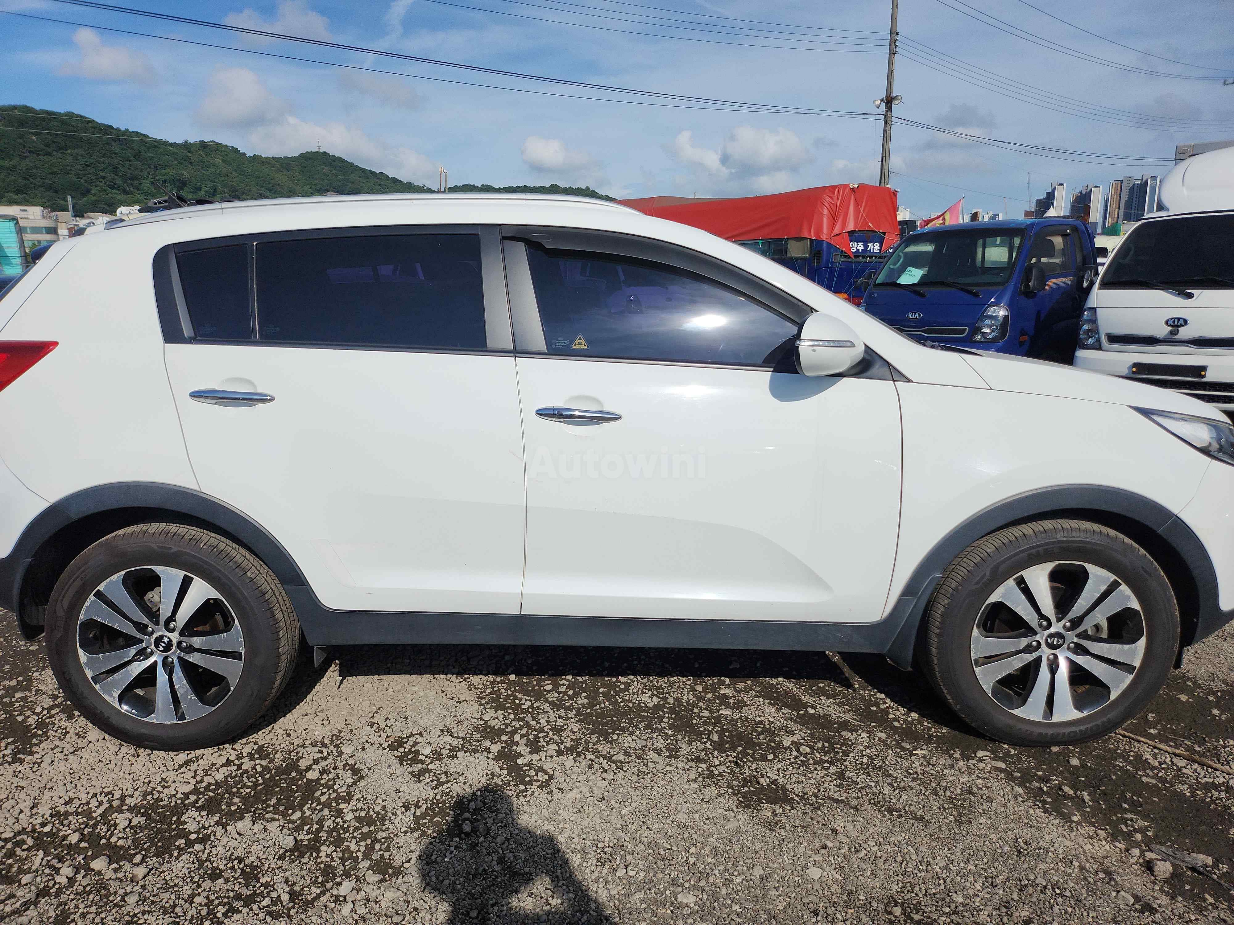 2013 KIA SPORTAGE VIN: KNAPC813BDK394490