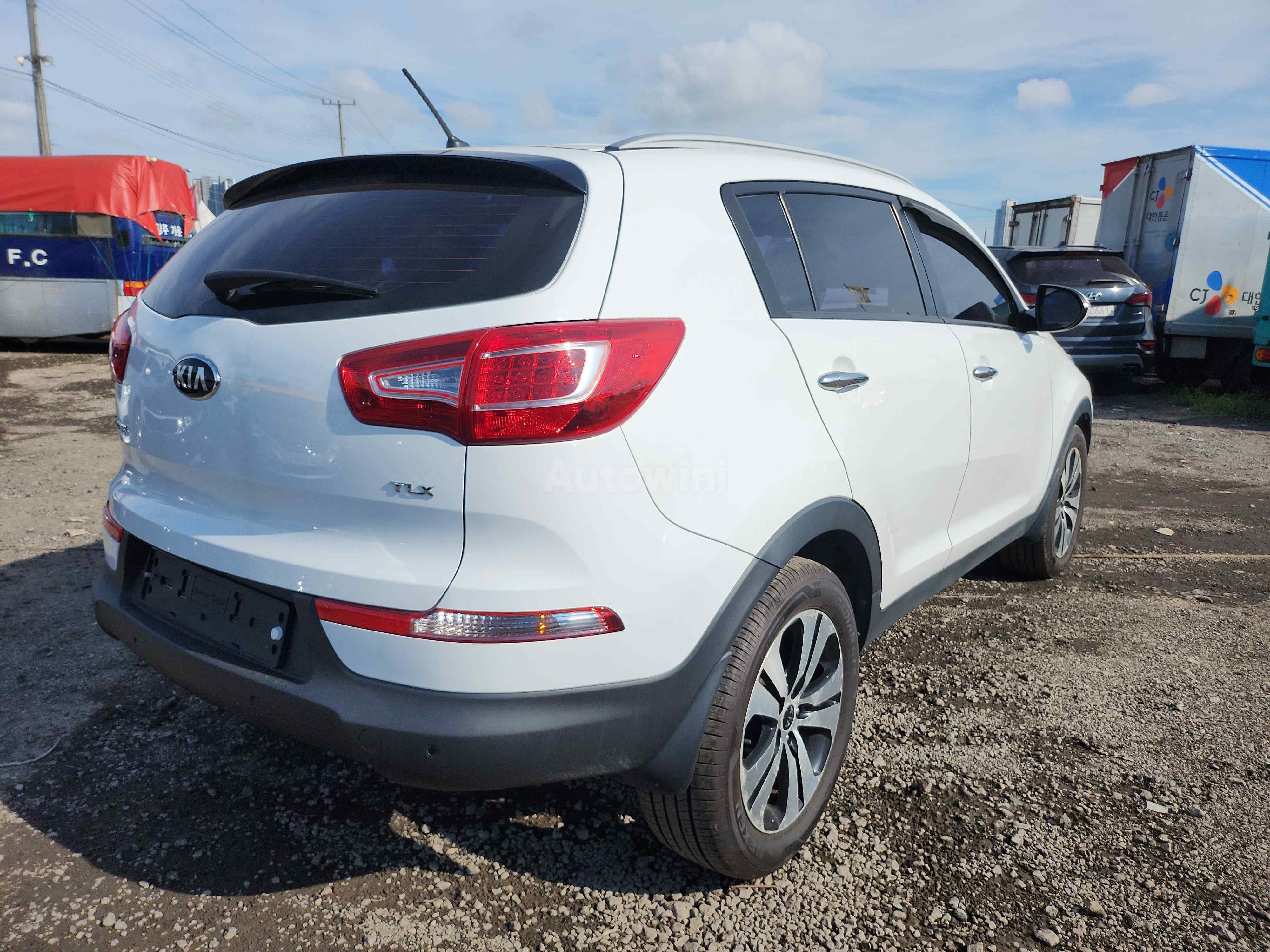 2013 KIA SPORTAGE VIN: KNAPC813BDK394490