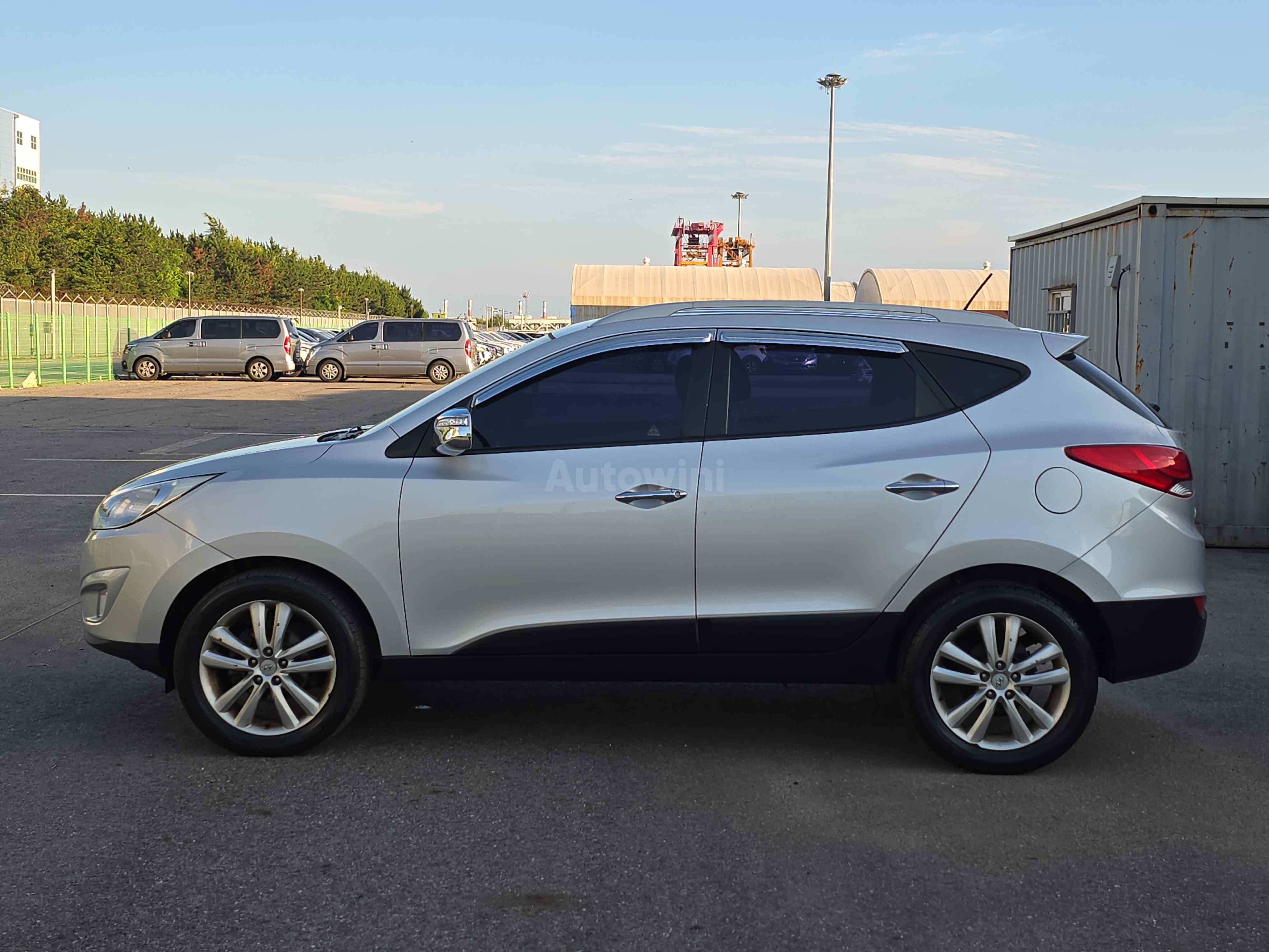 2010 HYUNDAI TUCSON VIN: KMHJU81VBAU089101