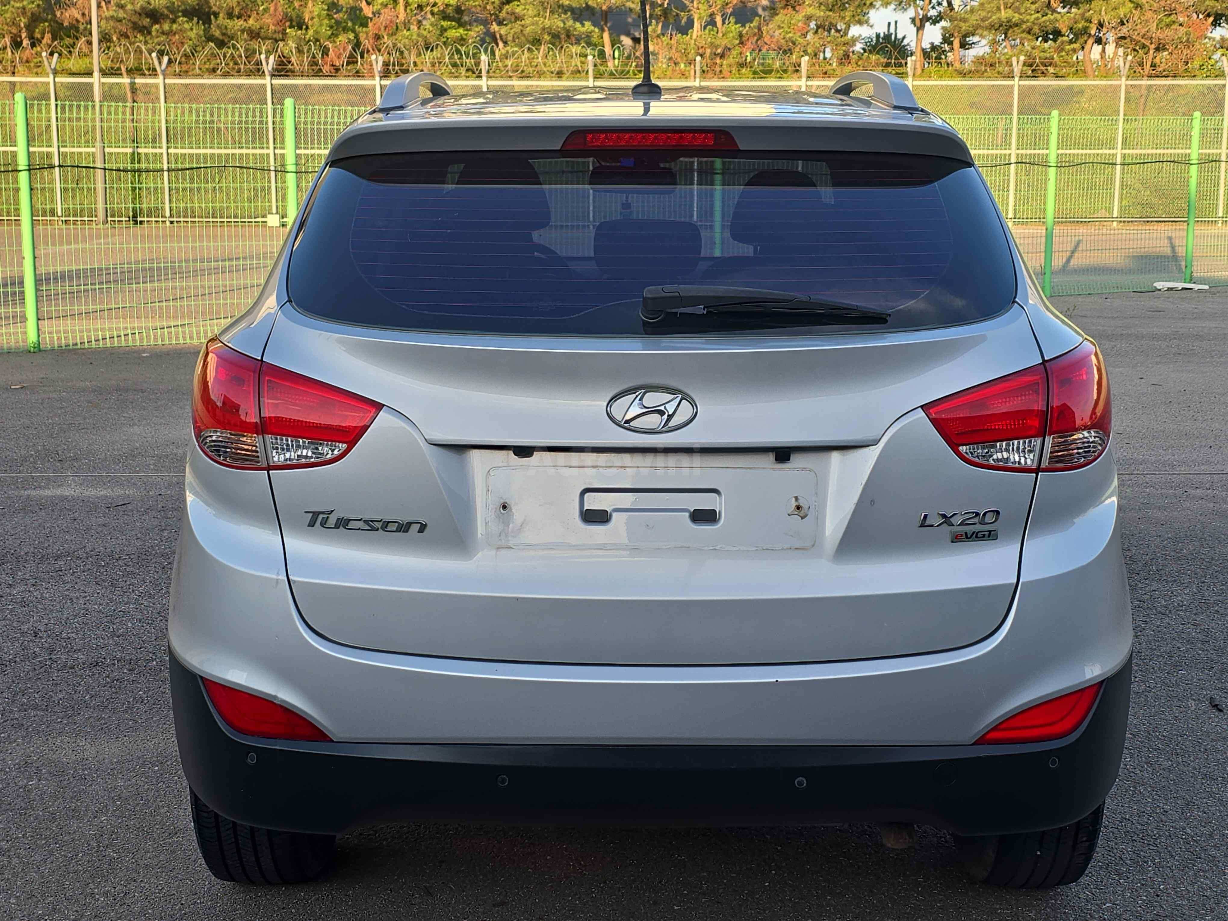 2010 HYUNDAI TUCSON VIN: KMHJU81VBAU089101