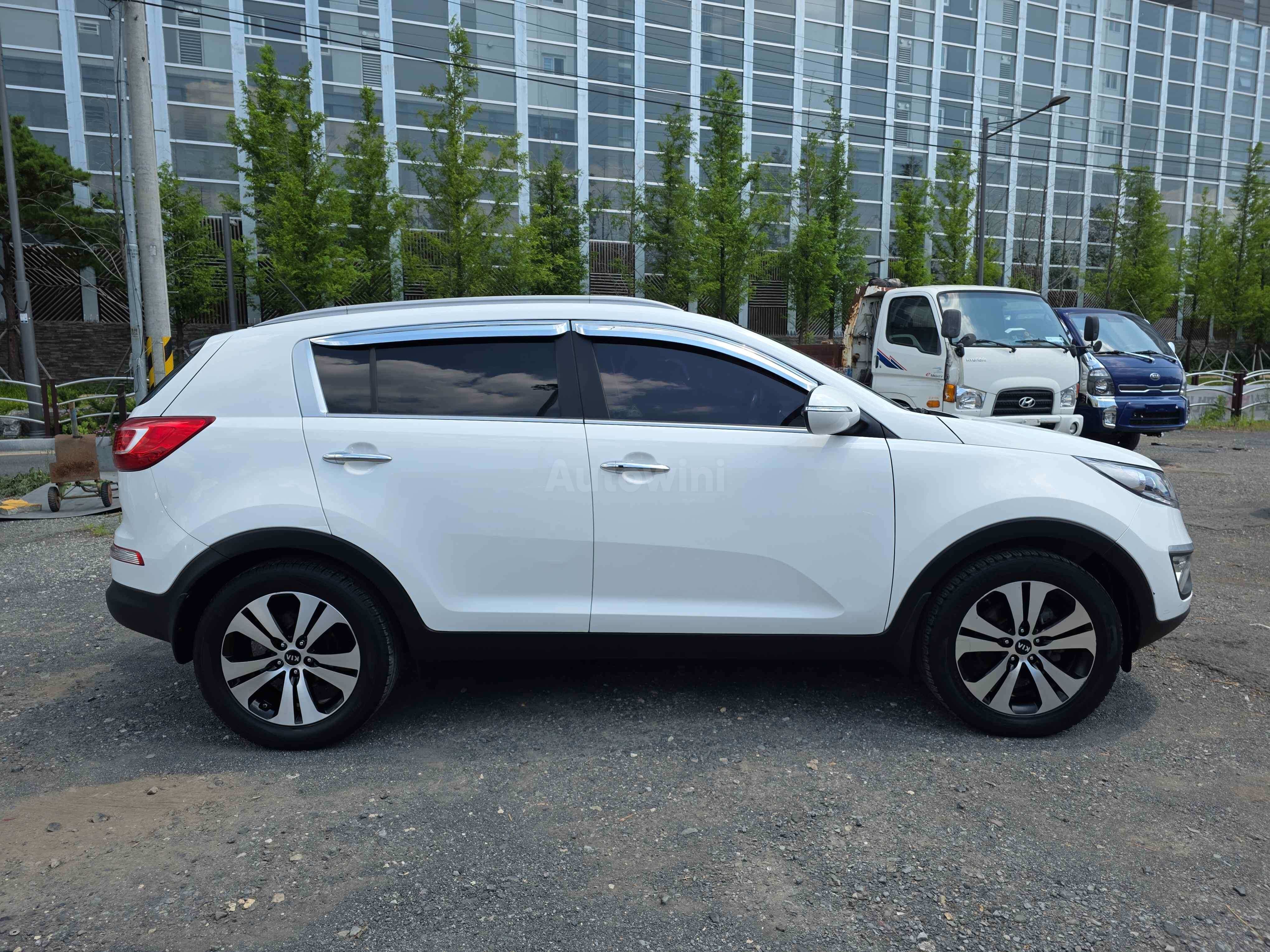 2013 KIA SPORTAGE VIN: KNAPE813BDK445928