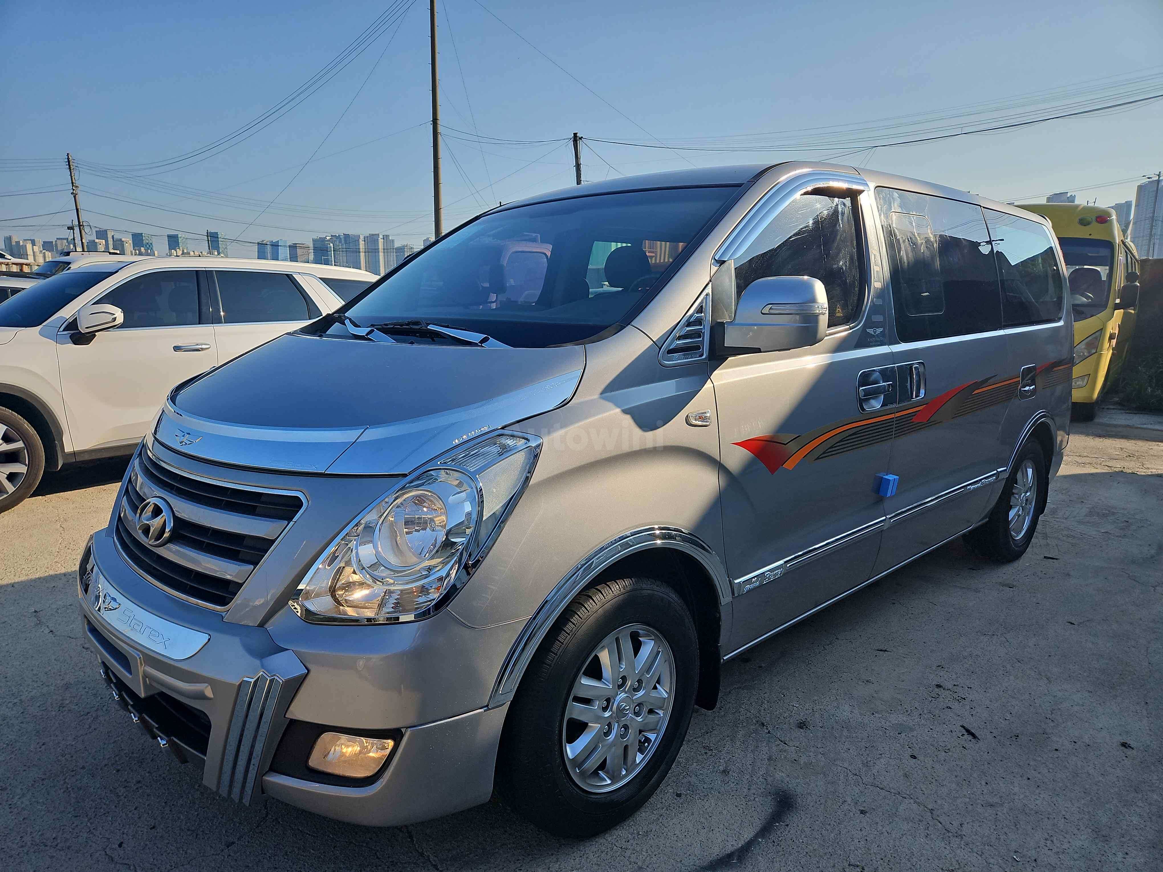 2017 HYUNDAI STAREX VIN: KMFWBX7KBHU860091