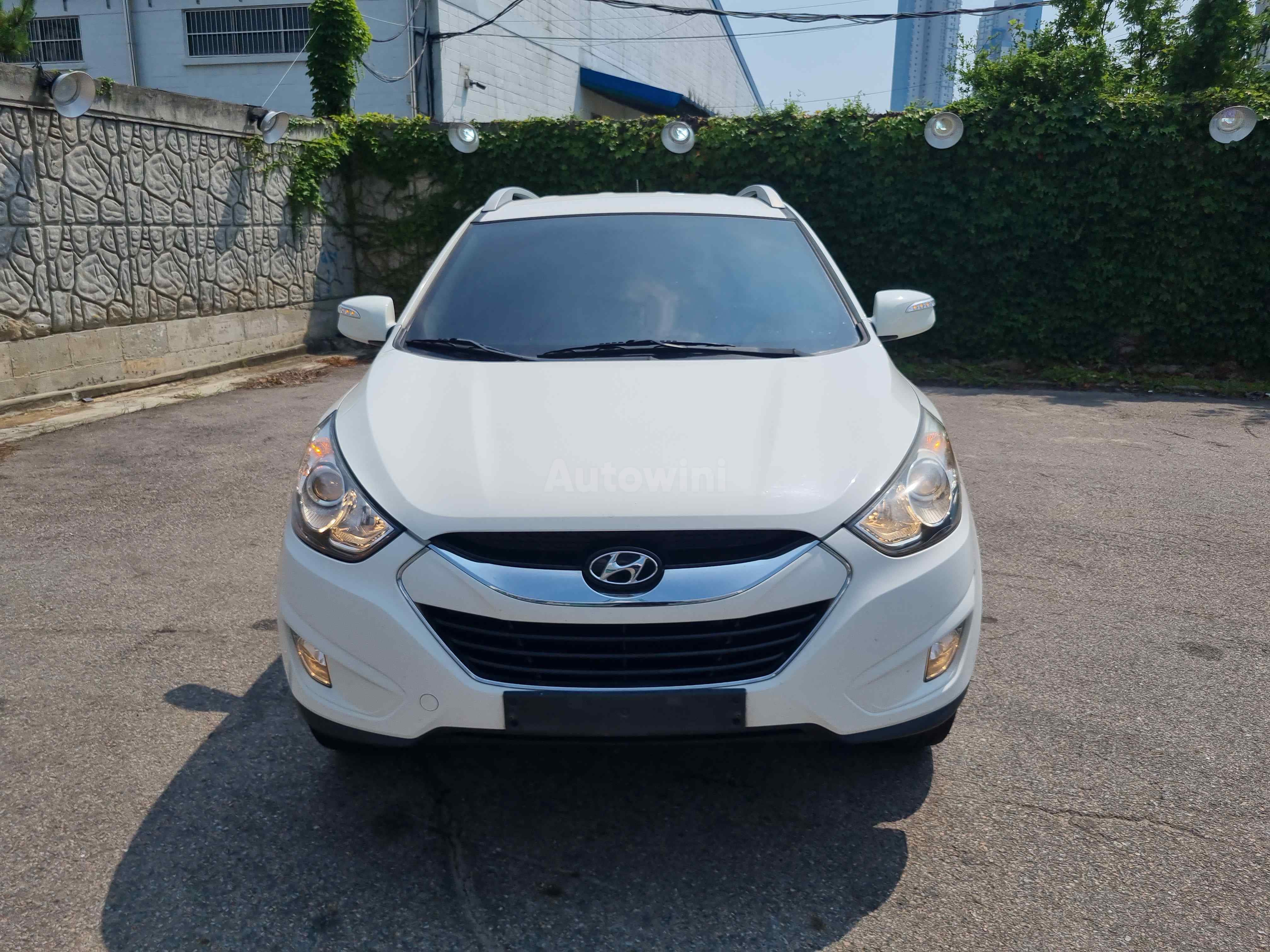2011 HYUNDAI TUCSON VIN: KMHJU81VBBU276483