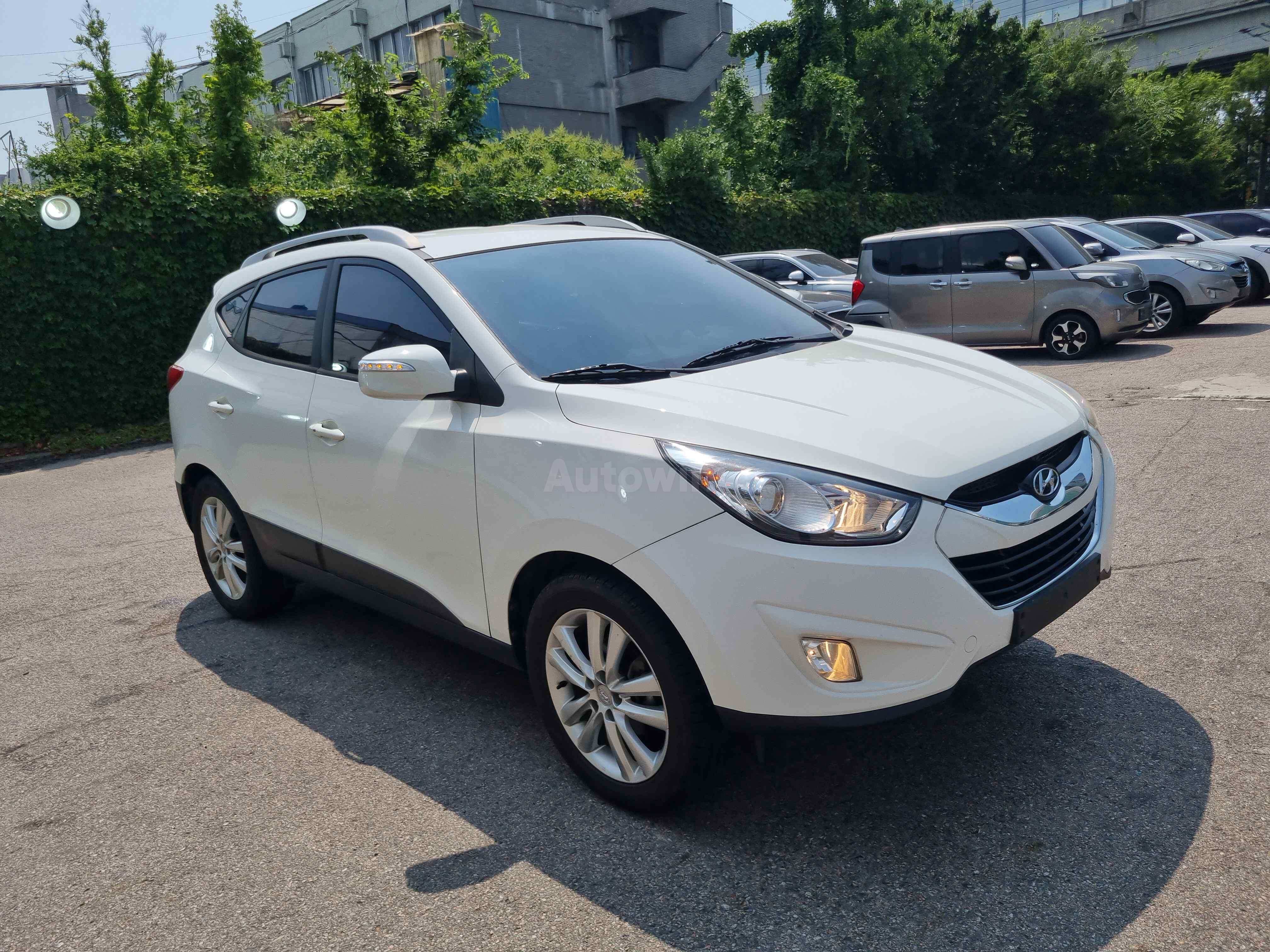 2011 HYUNDAI TUCSON VIN: KMHJU81VBBU276483