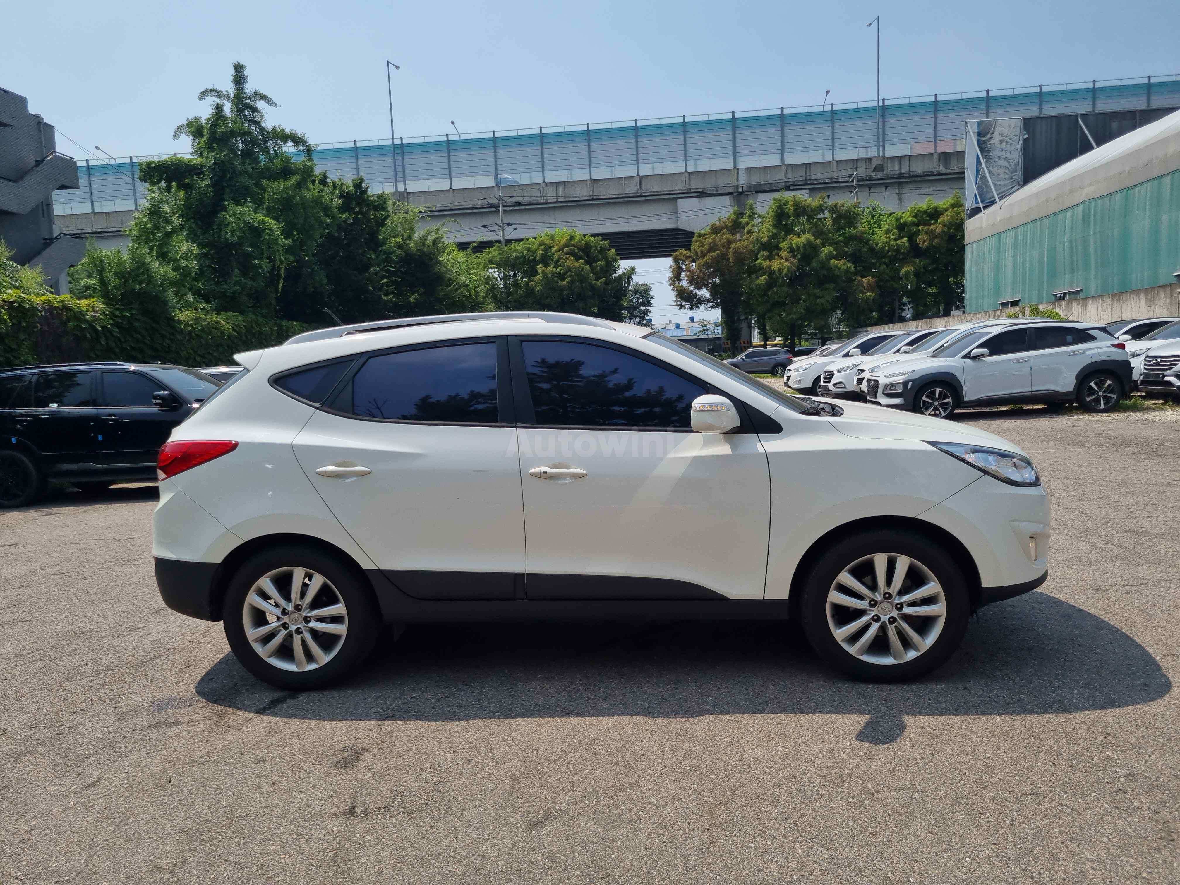 2011 HYUNDAI TUCSON VIN: KMHJU81VBBU276483
