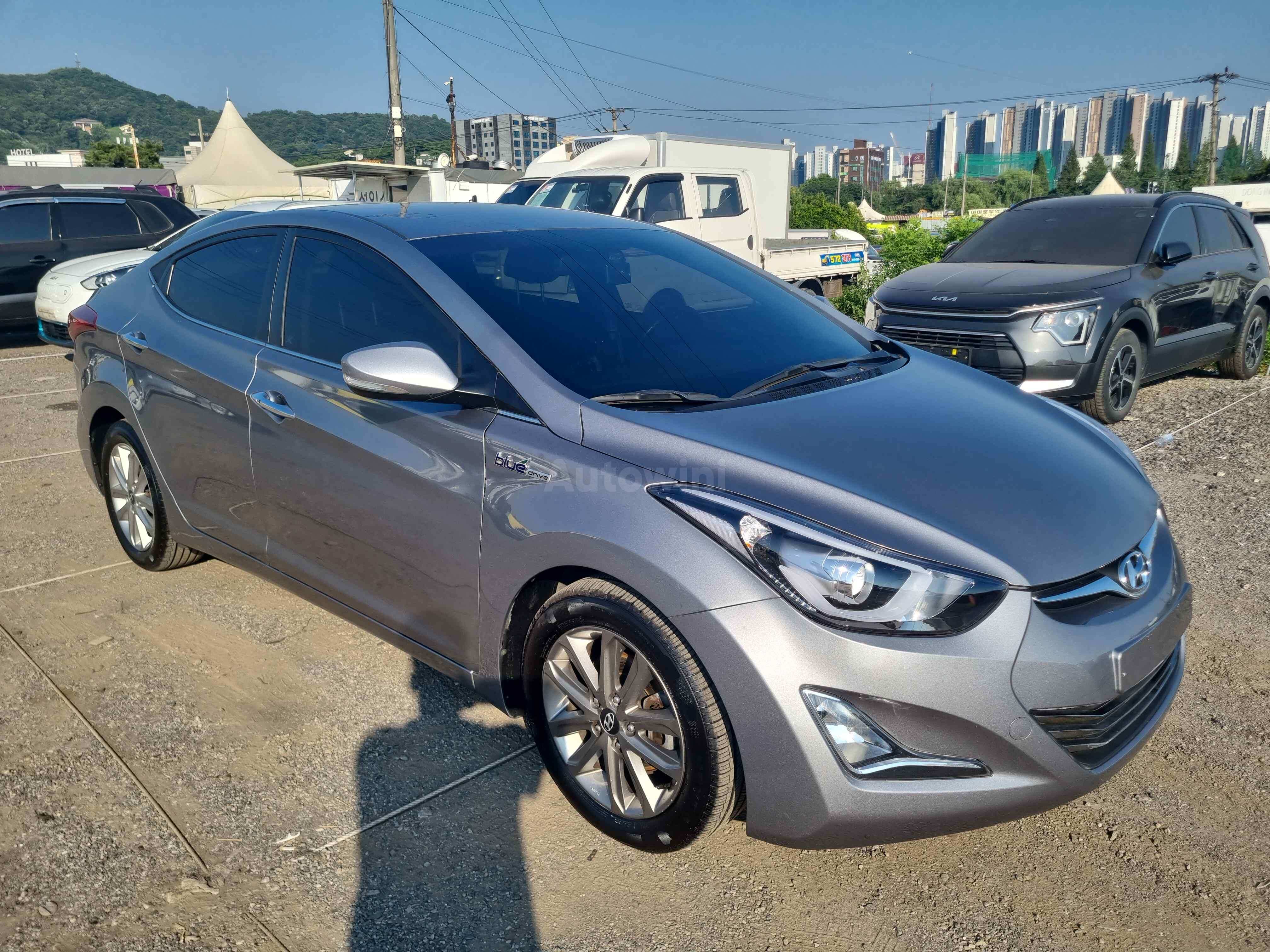 2015 HYUNDAI AVANTE VIN: KMHDG41UBFU228860