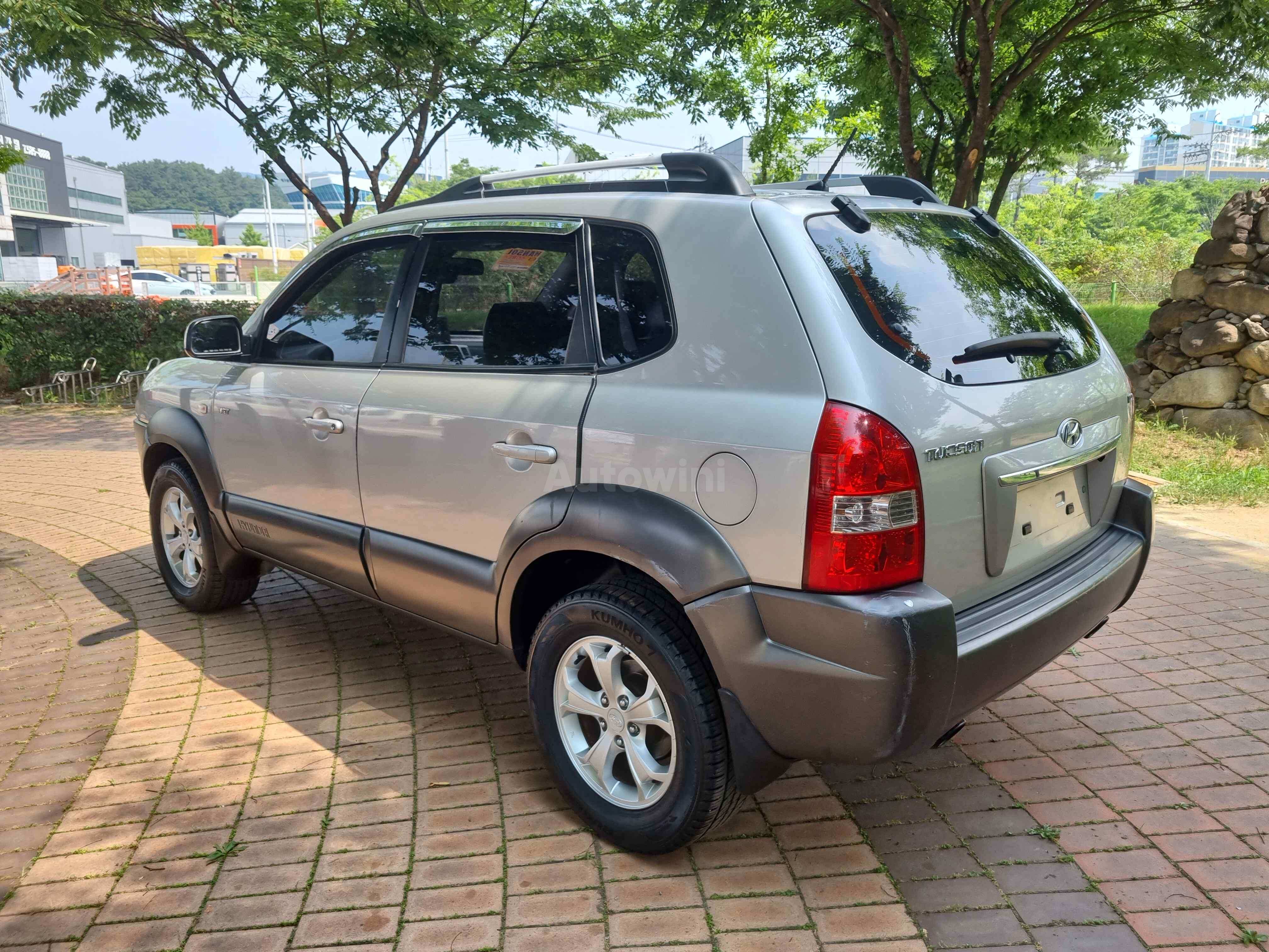 2009 HYUNDAI TUCSON VIN: KMHJN81VP9U016238