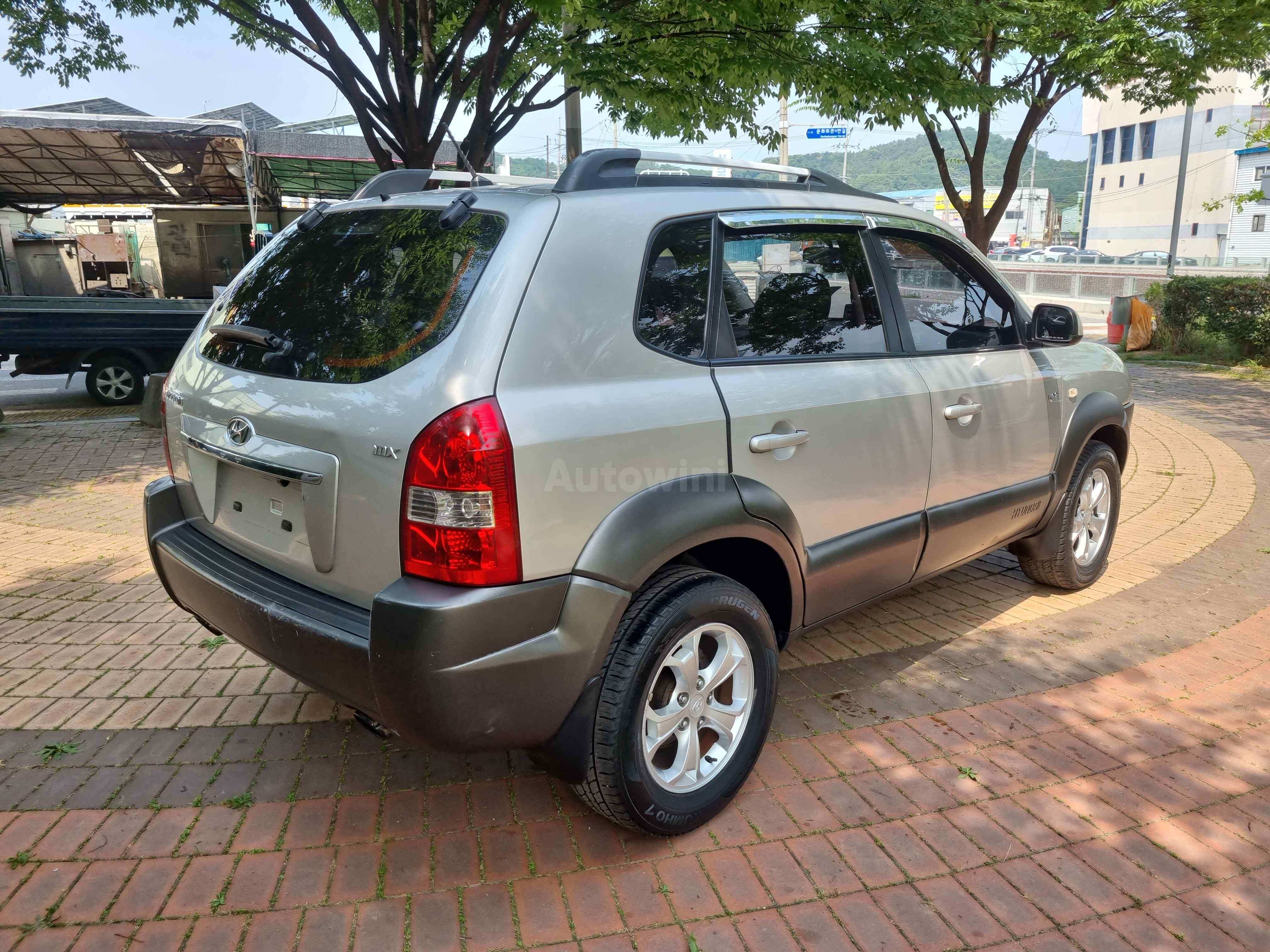 2009 HYUNDAI TUCSON VIN: KMHJN81VP9U016238
