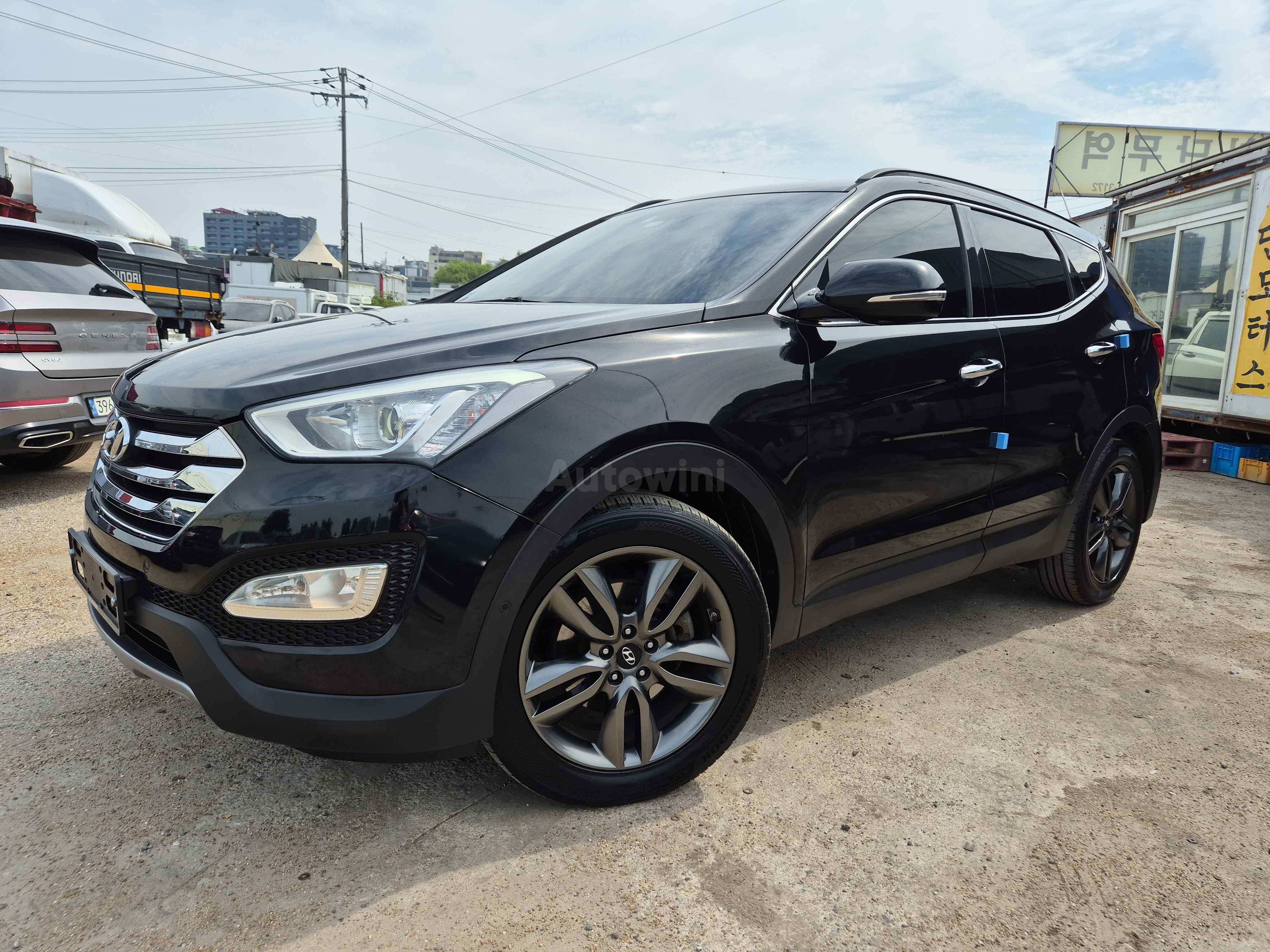 2015 HYUNDAI SANTAFE VIN: KMHSW81UBFU366582