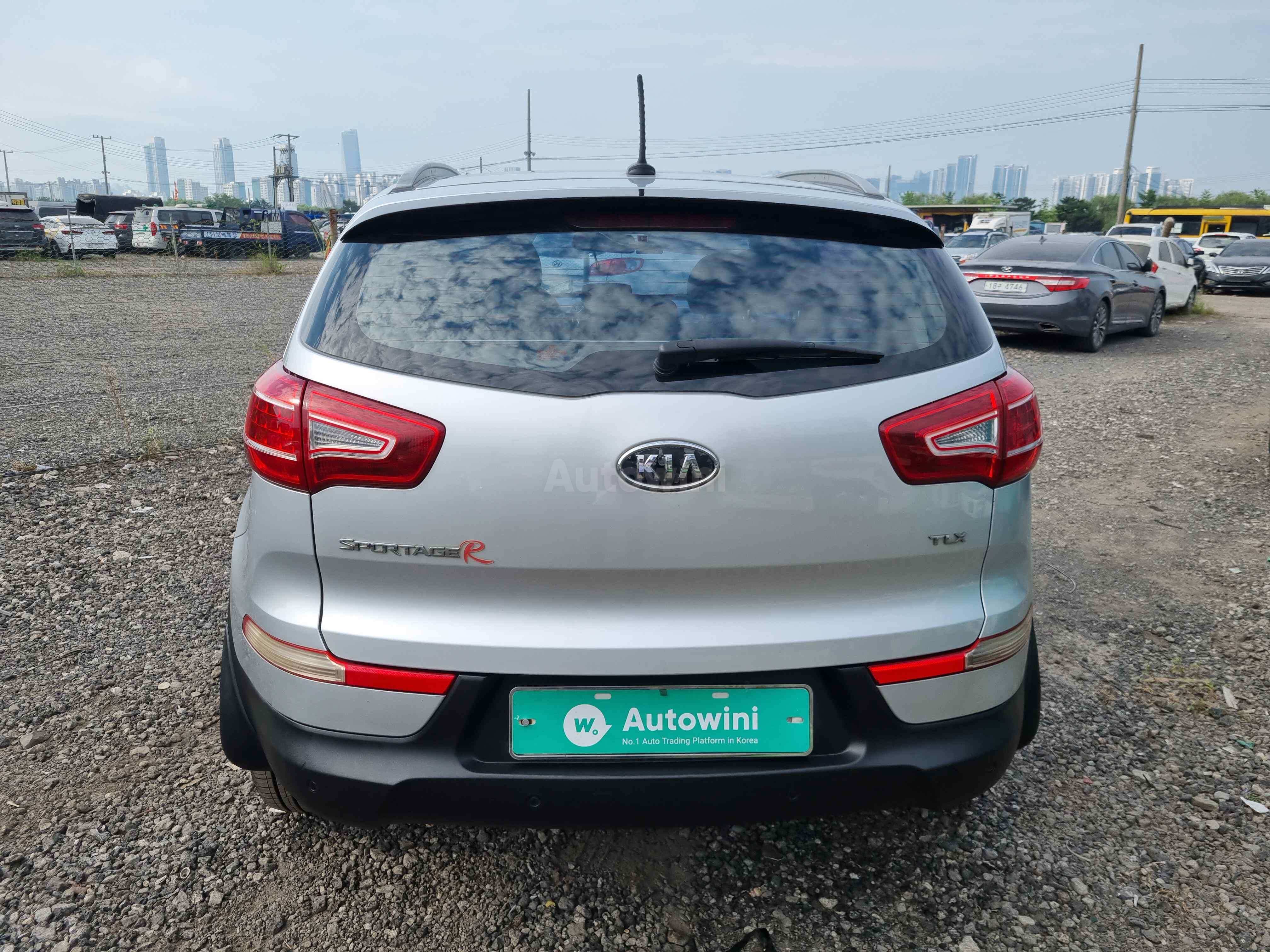 2011 KIA SPORTAGE VIN: KNAPC813BBK024138