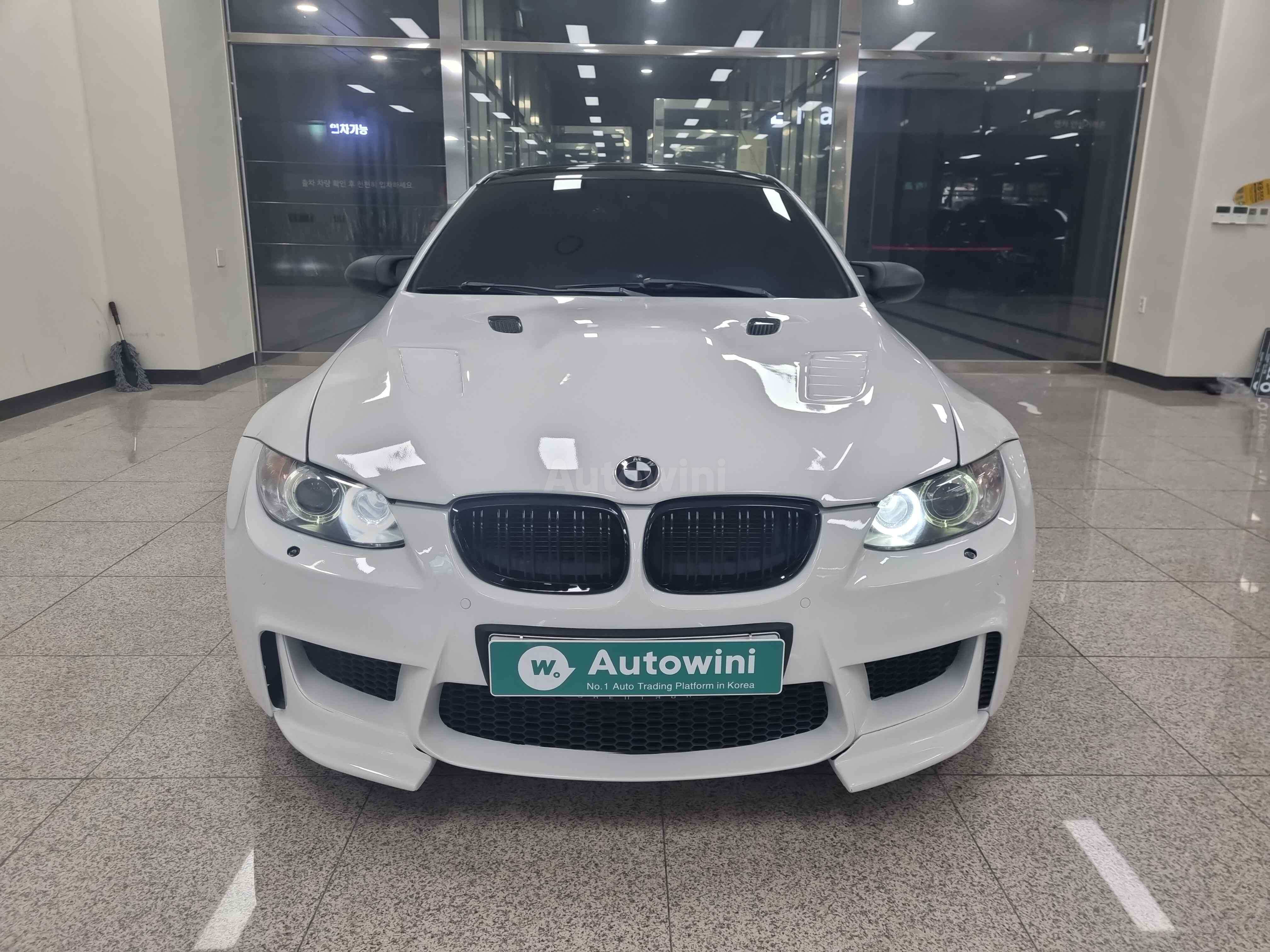 2010 BMW M3 VIN: WBSKG9103AE568490