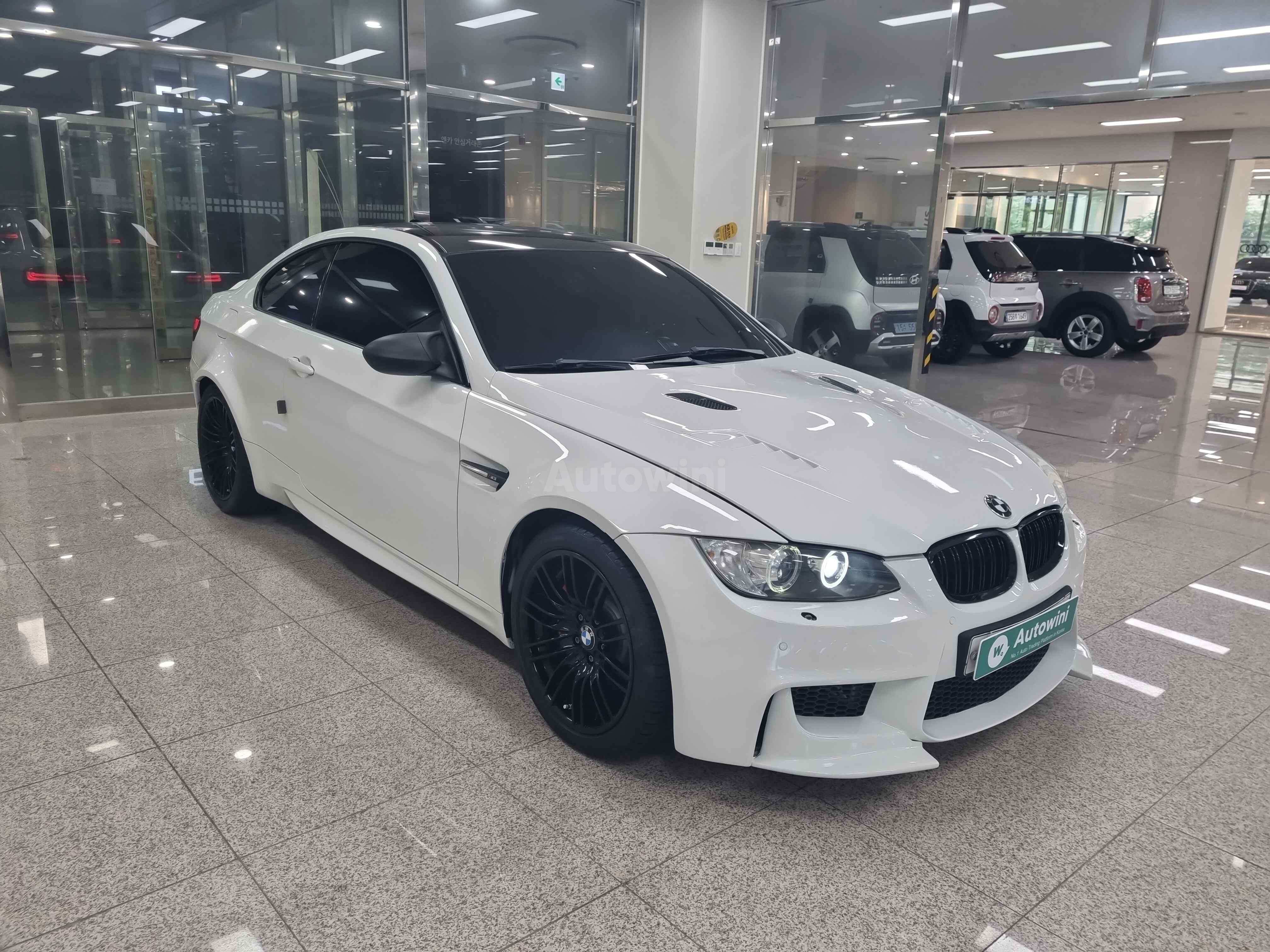 2010 BMW M3 VIN: WBSKG9103AE568490