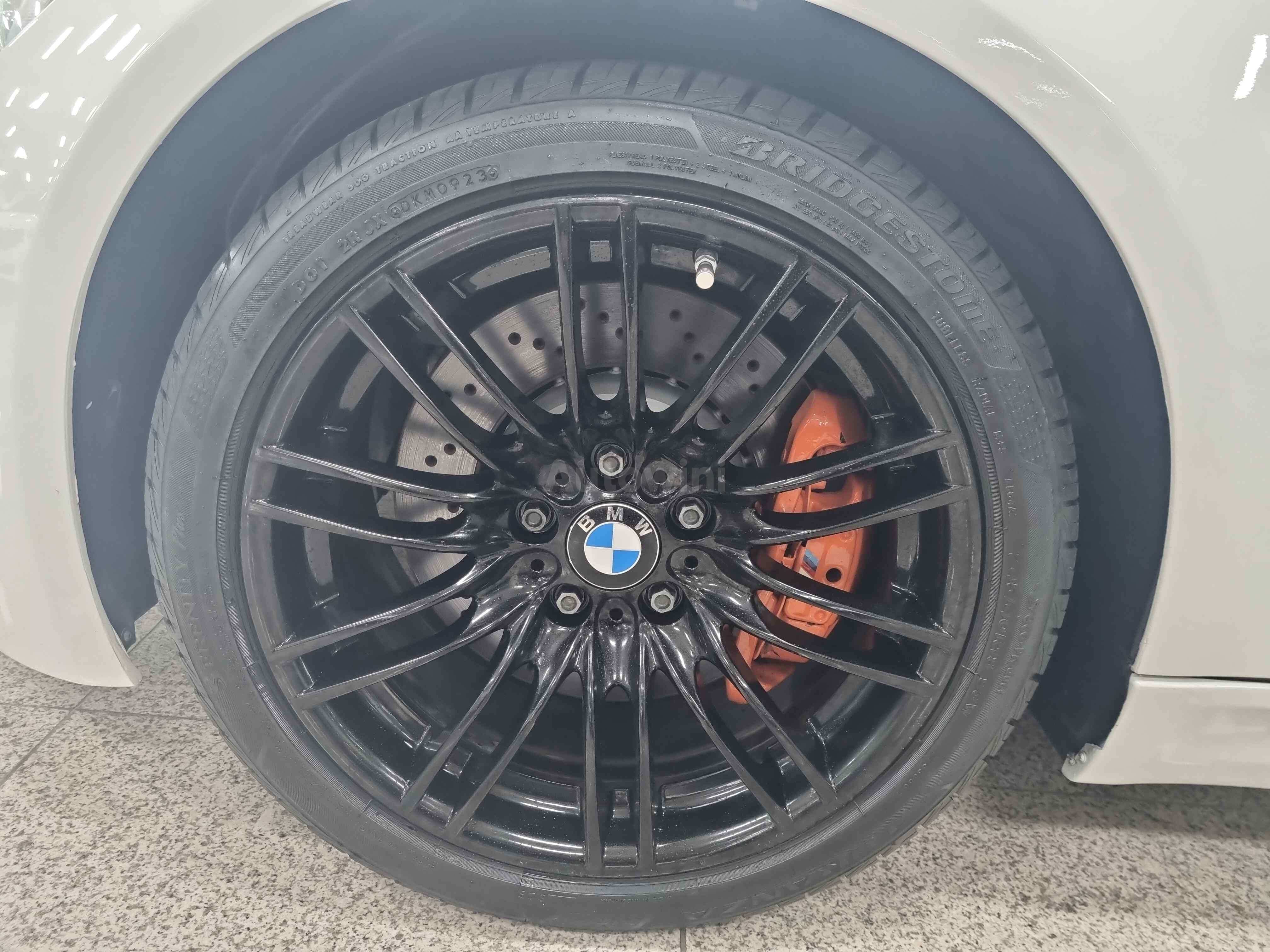 2010 BMW M3 VIN: WBSKG9103AE568490