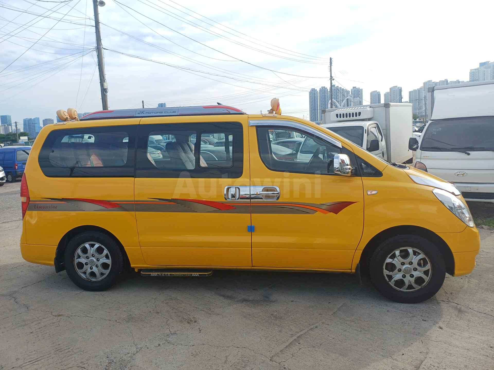 2015 HYUNDAI STAREX VIN: KMJWA37KBFU754916