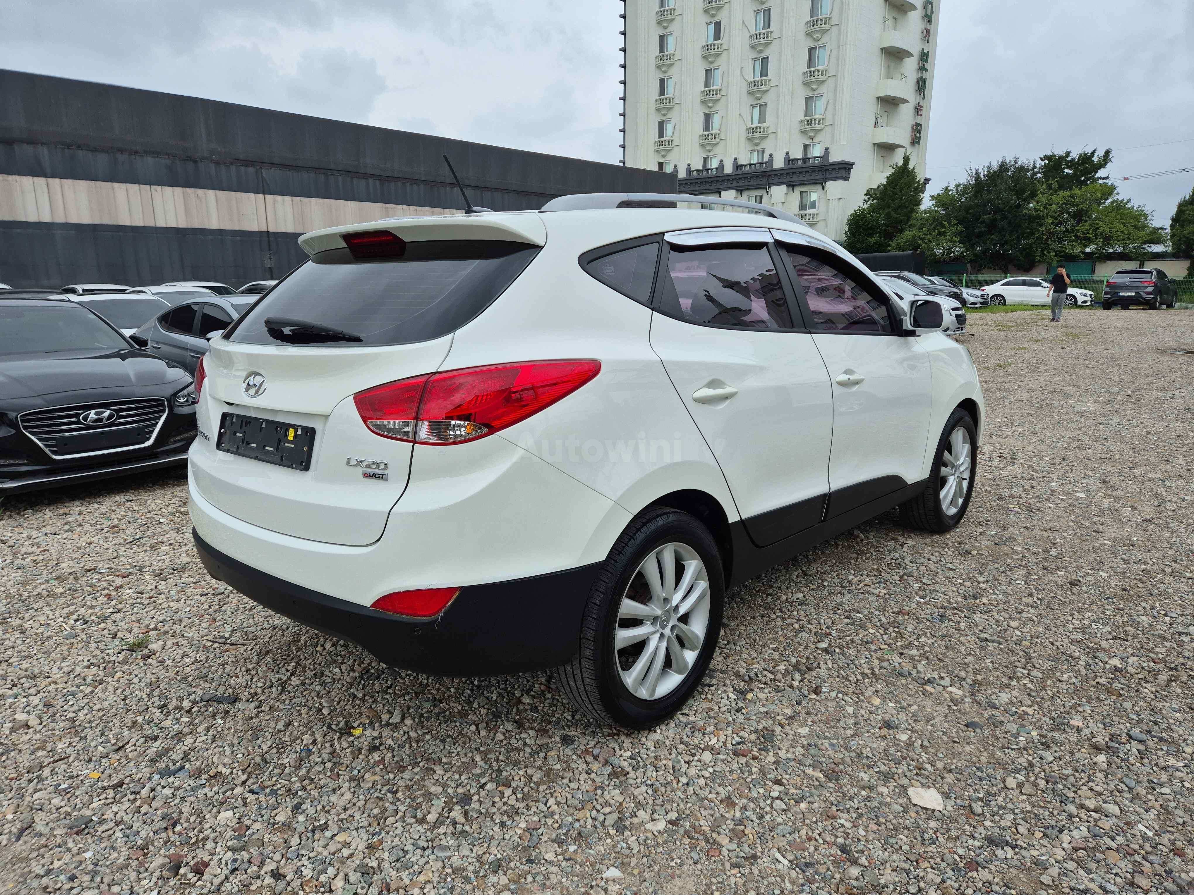 2013 HYUNDAI TUCSON VIN: KMHJU81VBDU577836