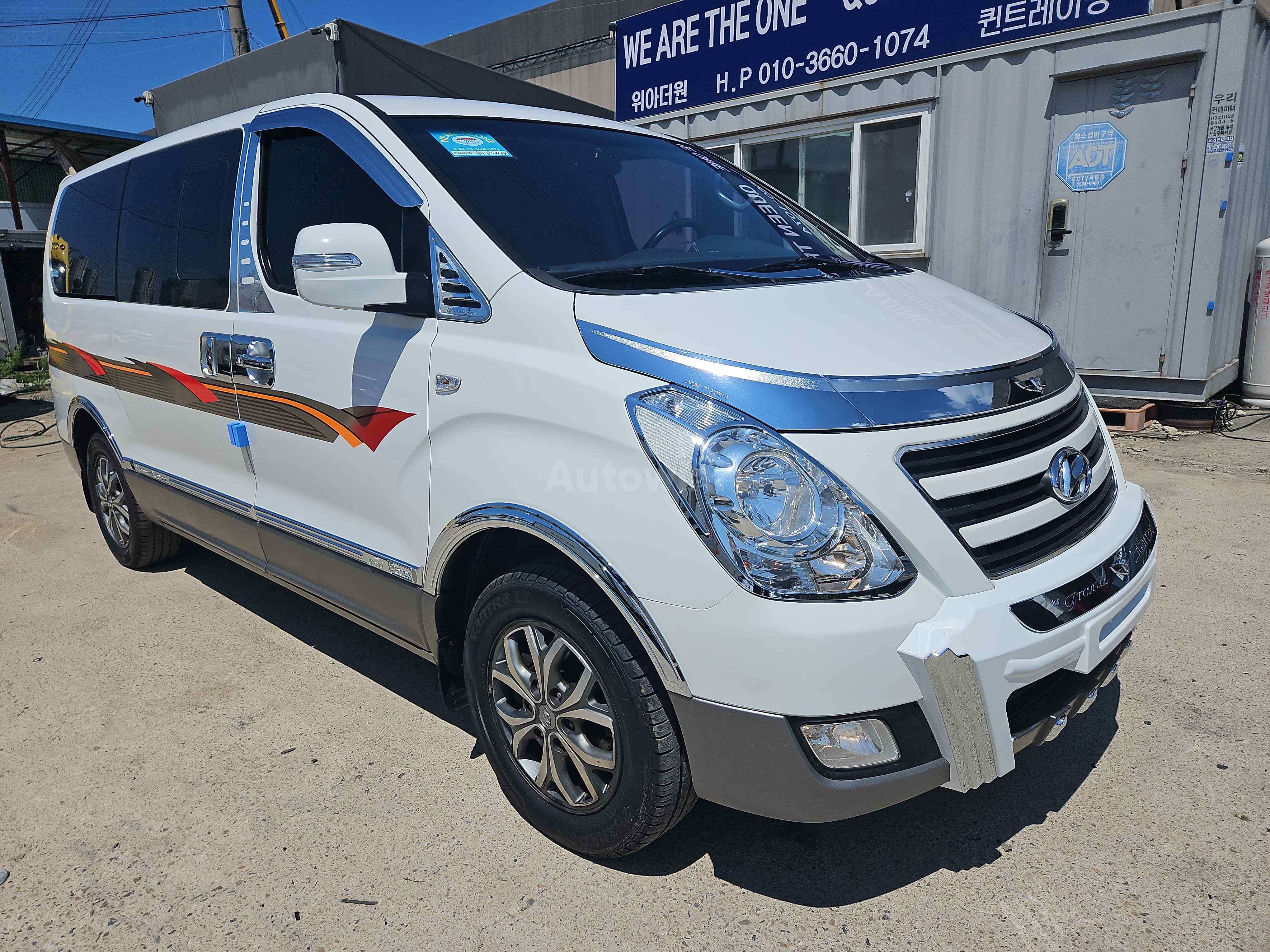 2017 HYUNDAI STAREX VIN: KMJWA37KDHU874188