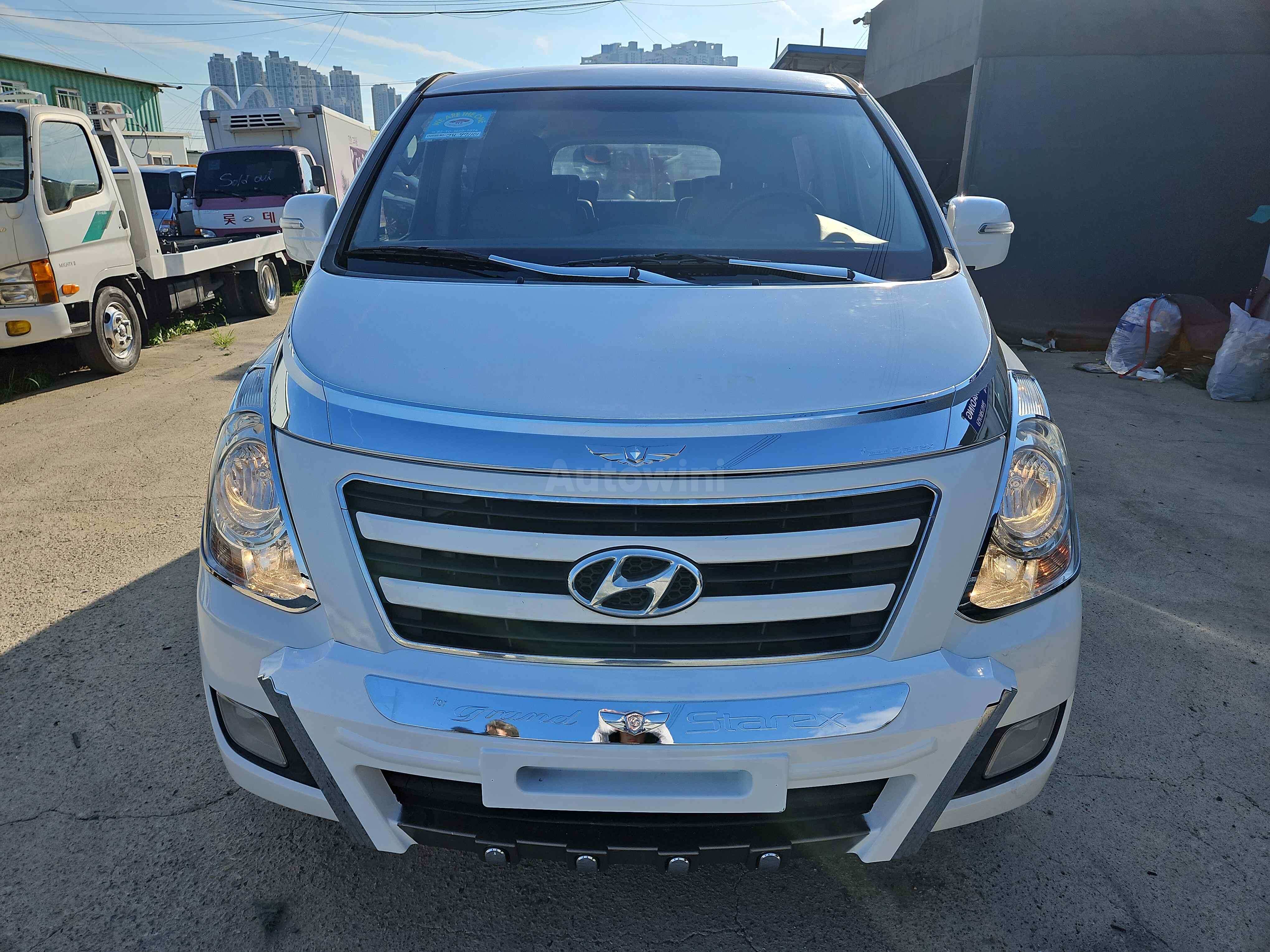2018 HYUNDAI STAREX VIN: KMFWBX7KBJU971101