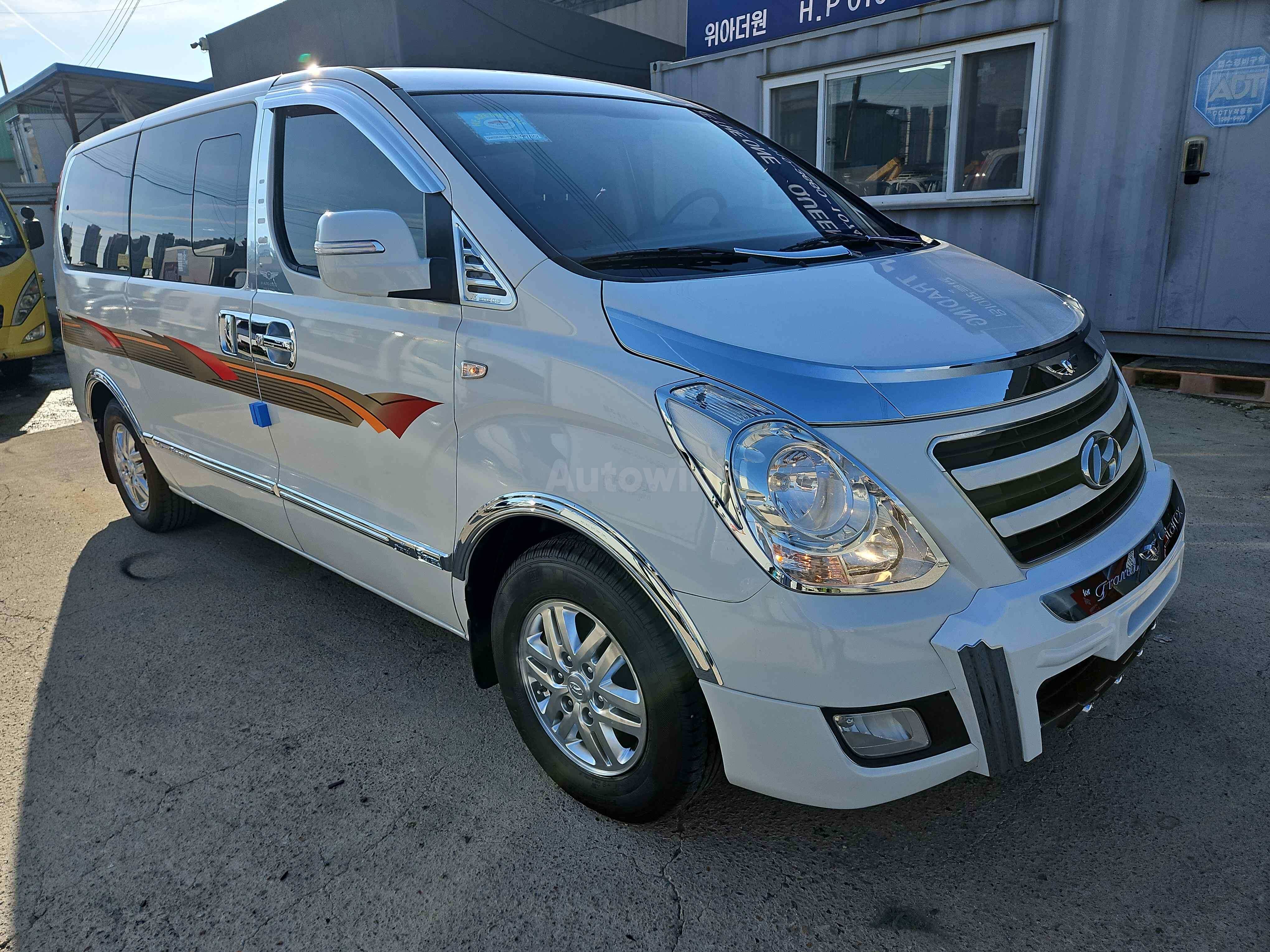 2018 HYUNDAI STAREX VIN: KMFWBX7KBJU971101